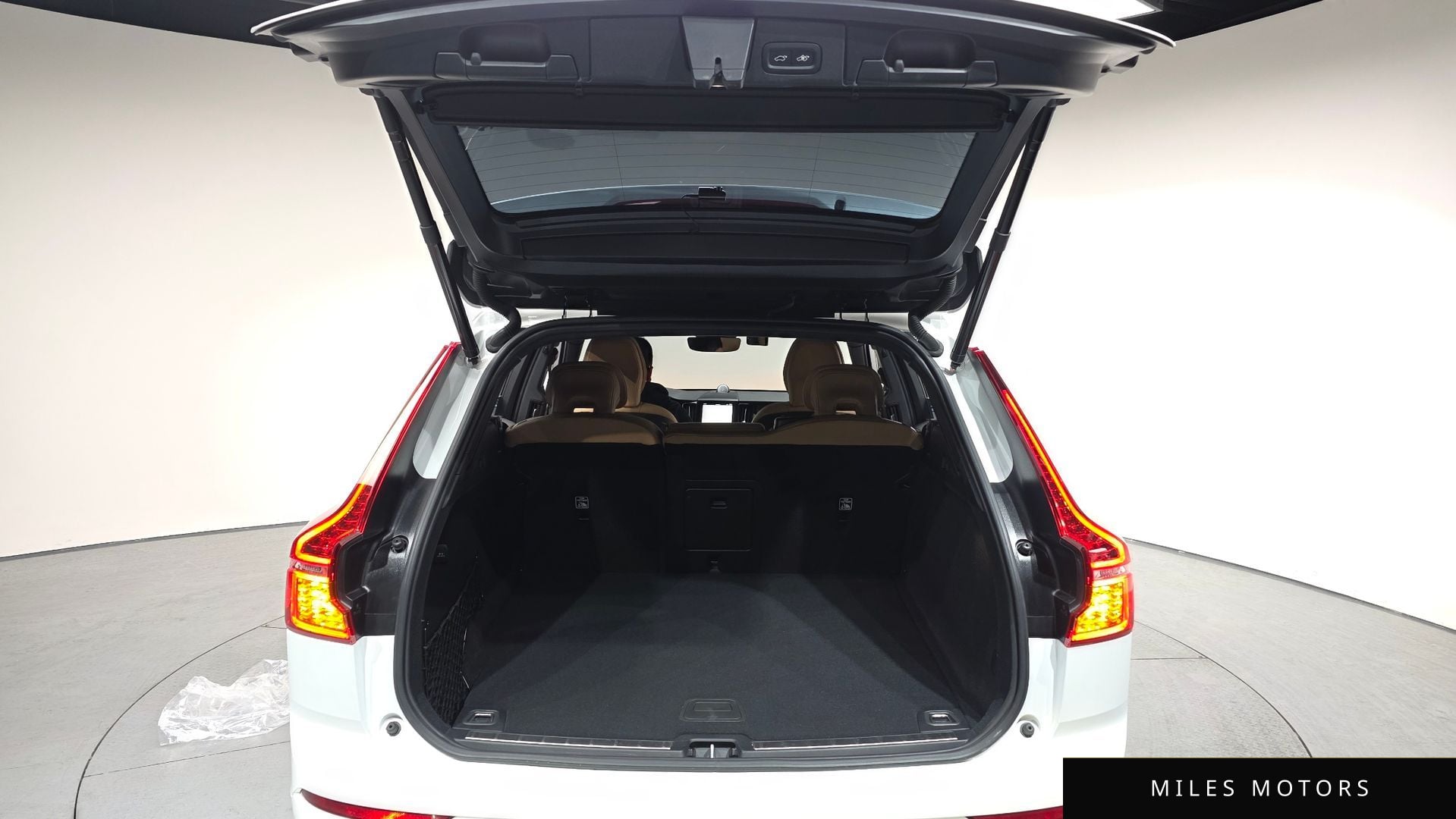 Volvo XC60 2025 — миниатюра 20