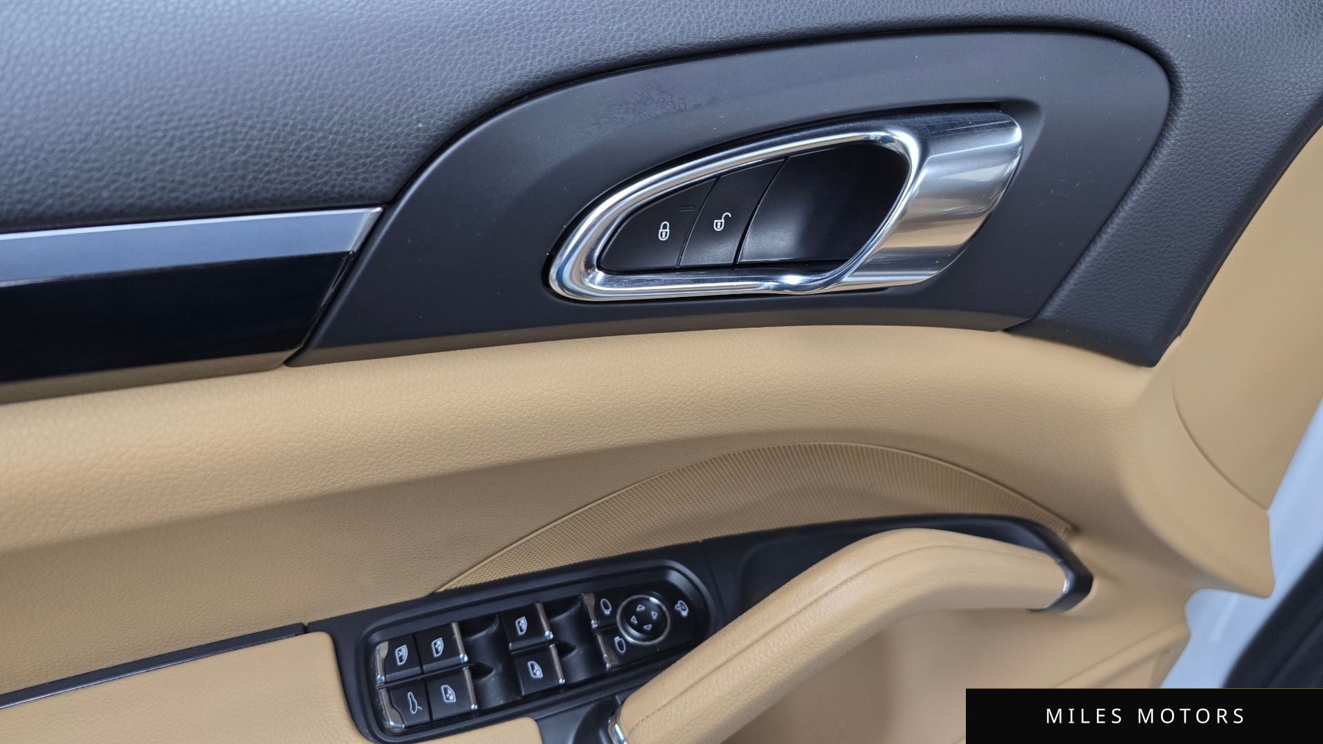 Porsche 카이엔 2015 — миниатюра 17