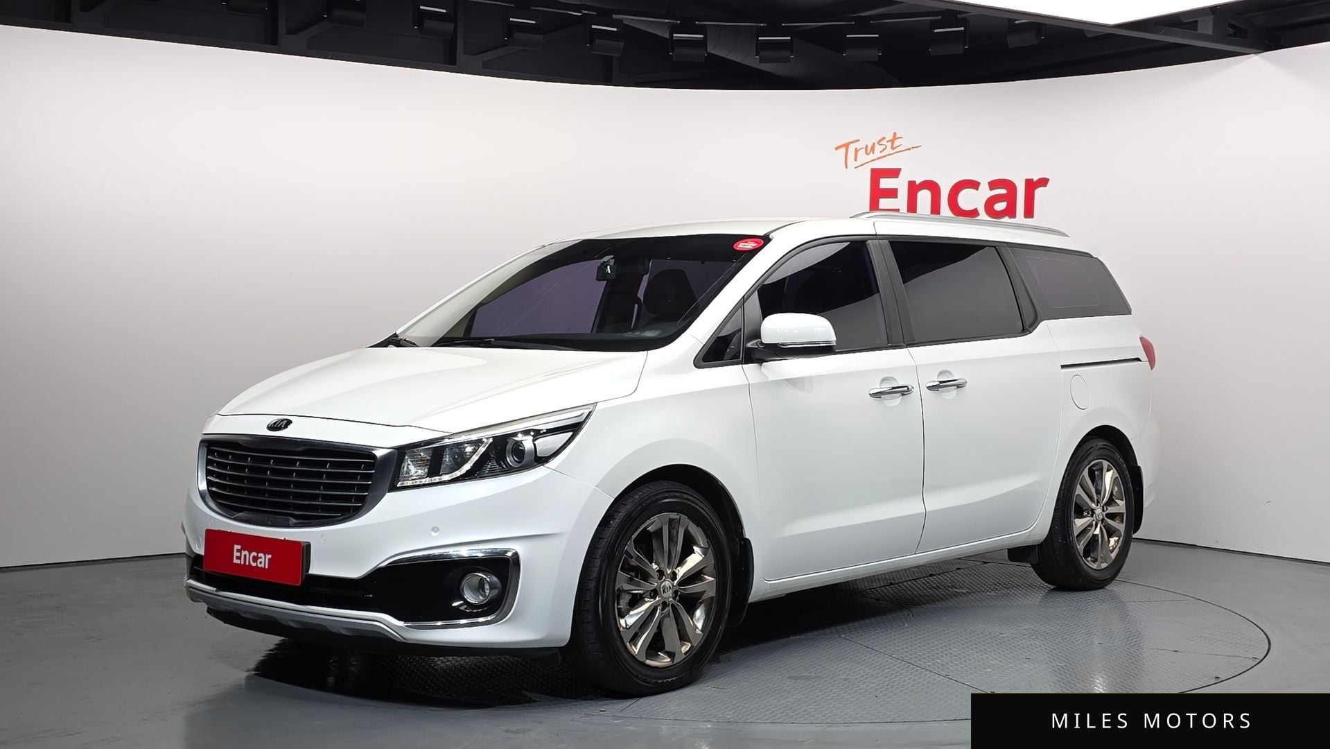 Kia Canival 2016 — фото 1 из 12