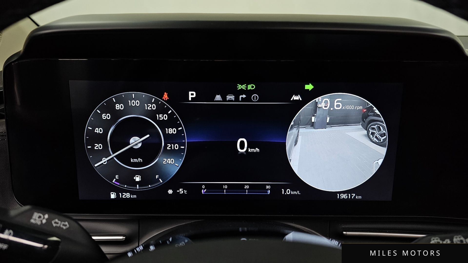 Kia Carnival 2023 — миниатюра 8