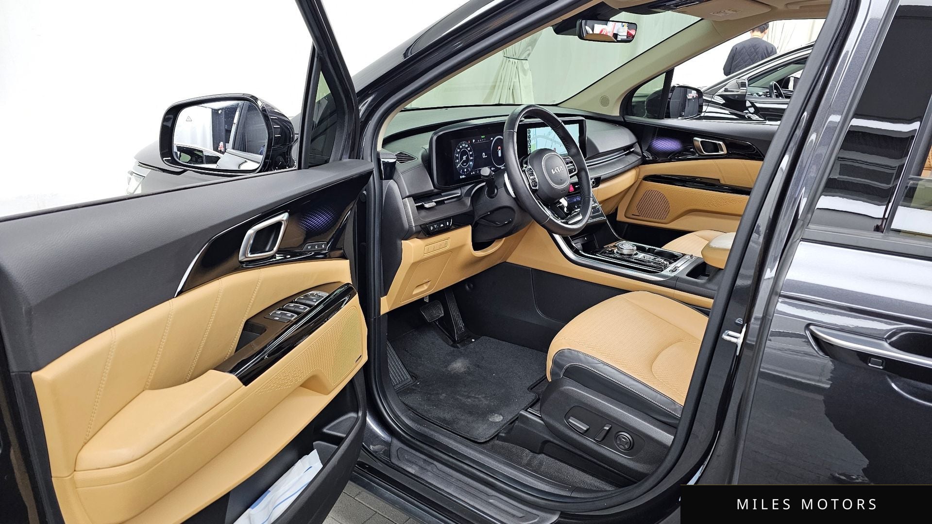 Kia Carnival 2023 — миниатюра 10
