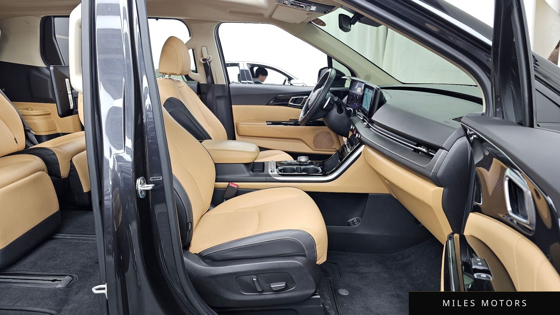 Kia Carnival 2023 — миниатюра 11