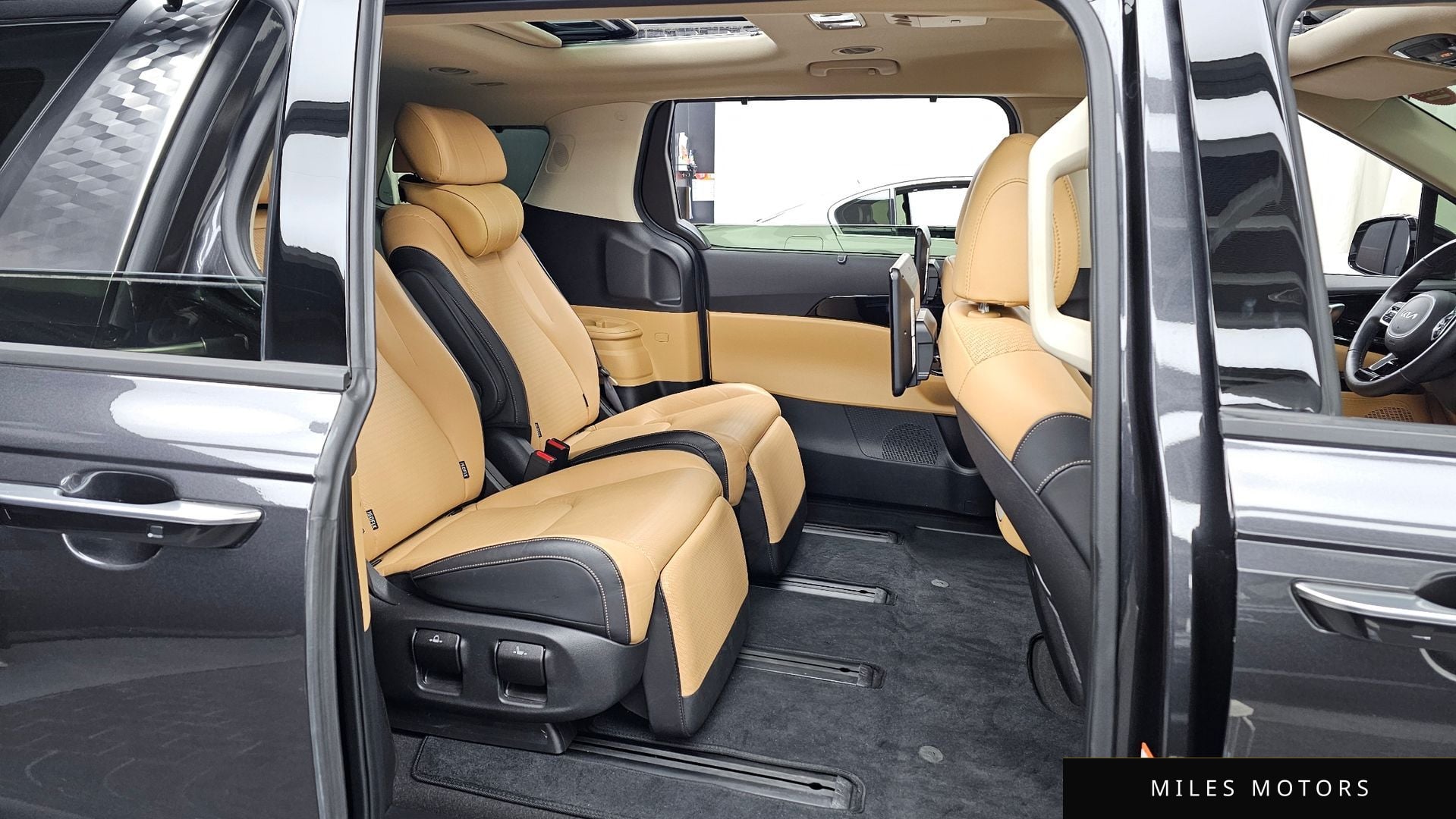 Kia Carnival 2023 — миниатюра 12