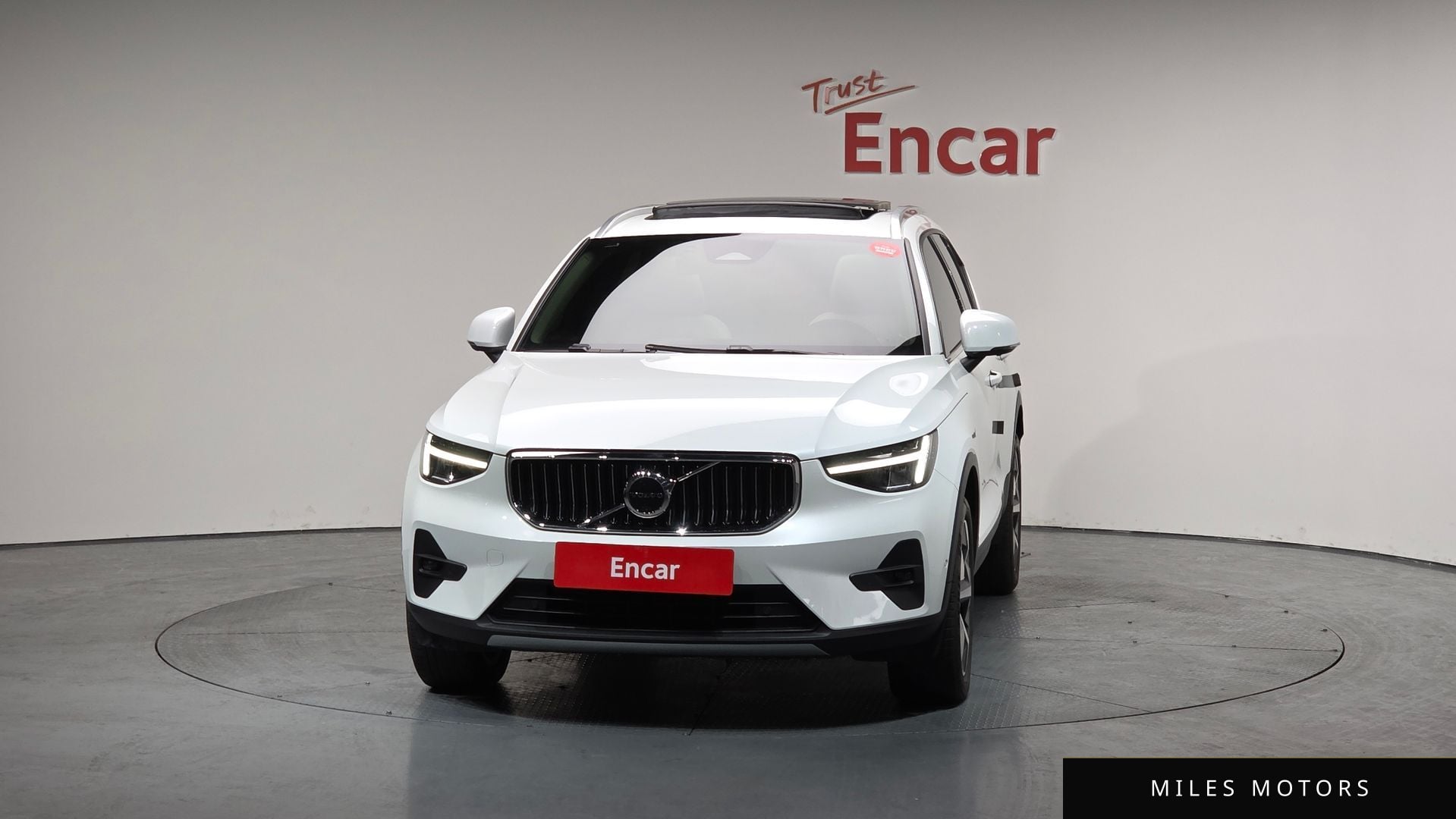 Volvo XC40 2023 — миниатюра 3