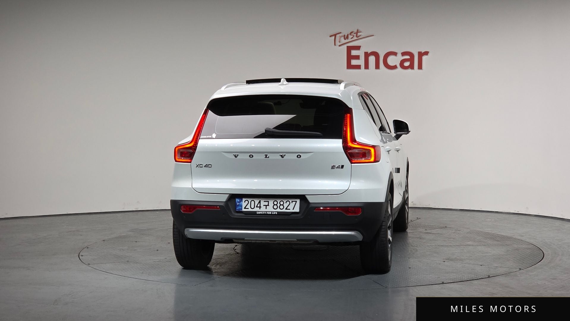 Volvo XC40 2023 — миниатюра 4
