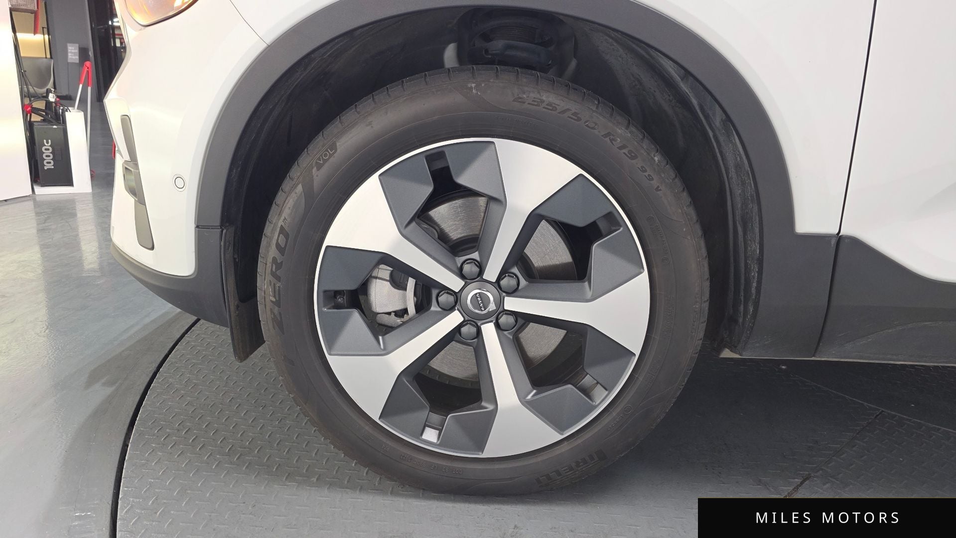 Volvo XC40 2023 — миниатюра 5