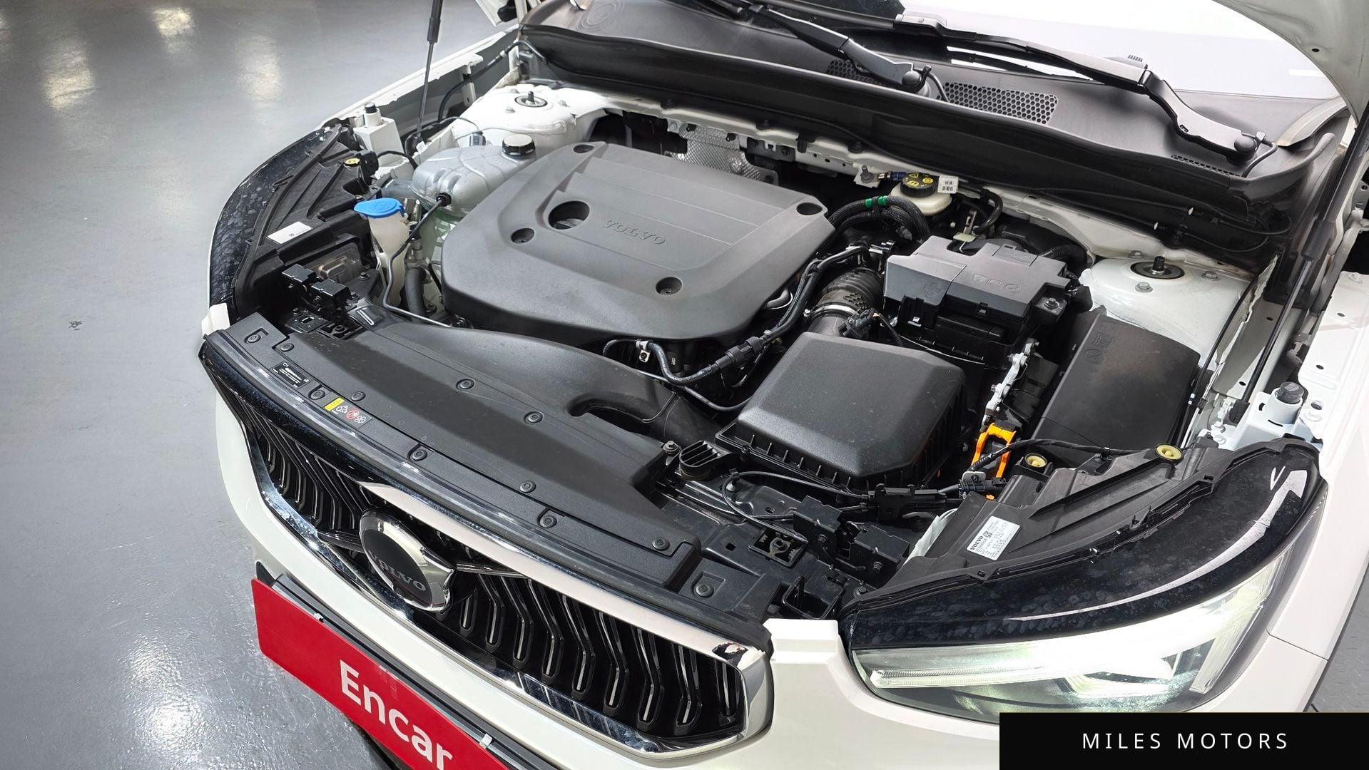 Volvo XC40 2023 — миниатюра 6