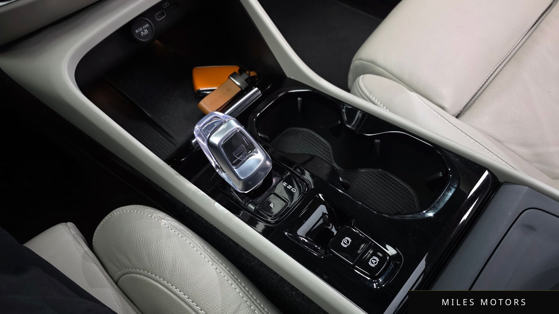 Volvo XC40 2023 — миниатюра 9