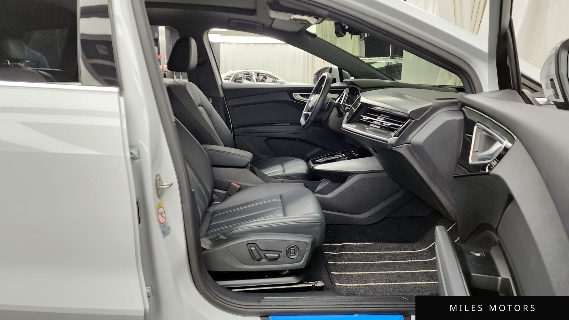 Audi Q4 e-트론 (F4) 2023 — миниатюра 11