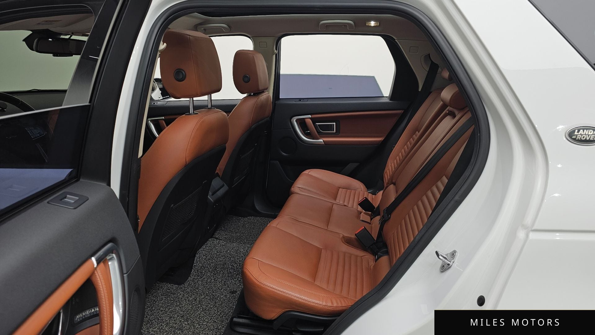 Land Rover Discovery Sport 2016 — миниатюра 12