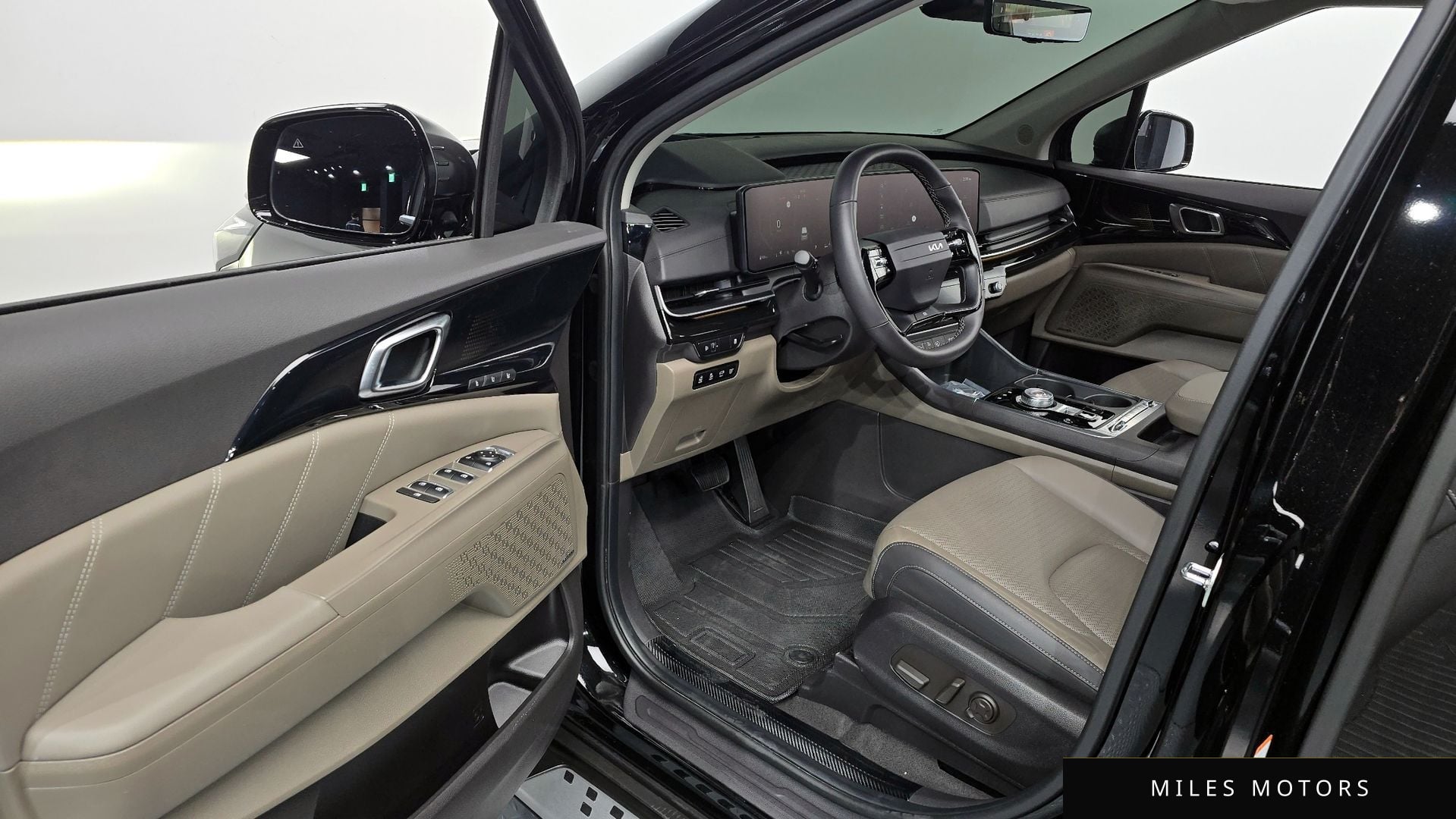Kia Canival 2025 — миниатюра 10