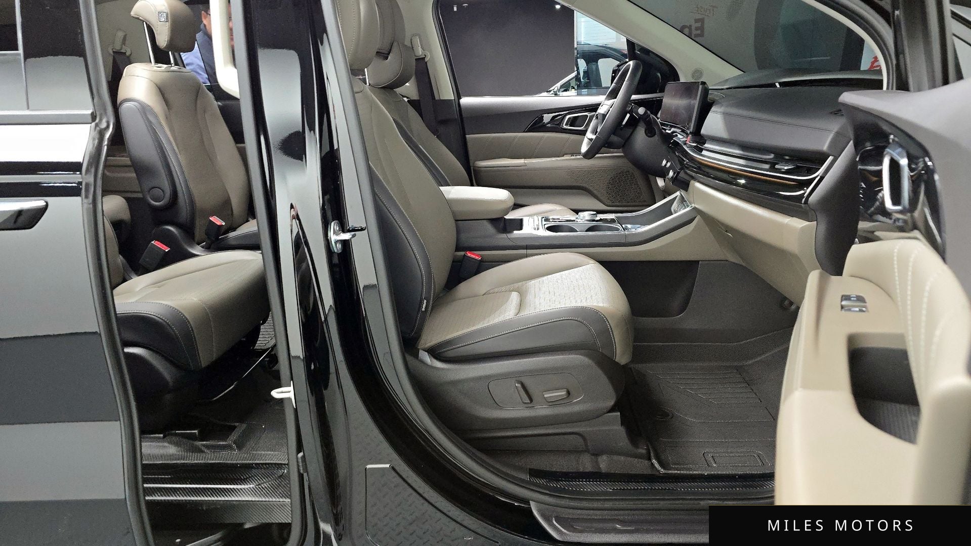 Kia Canival 2025 — миниатюра 11