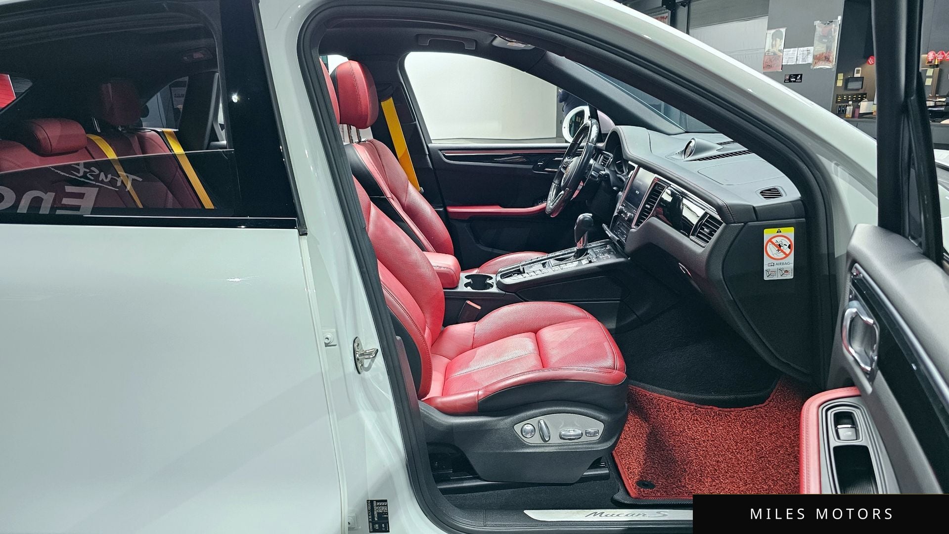 Porsche Macan 2017 — миниатюра 10