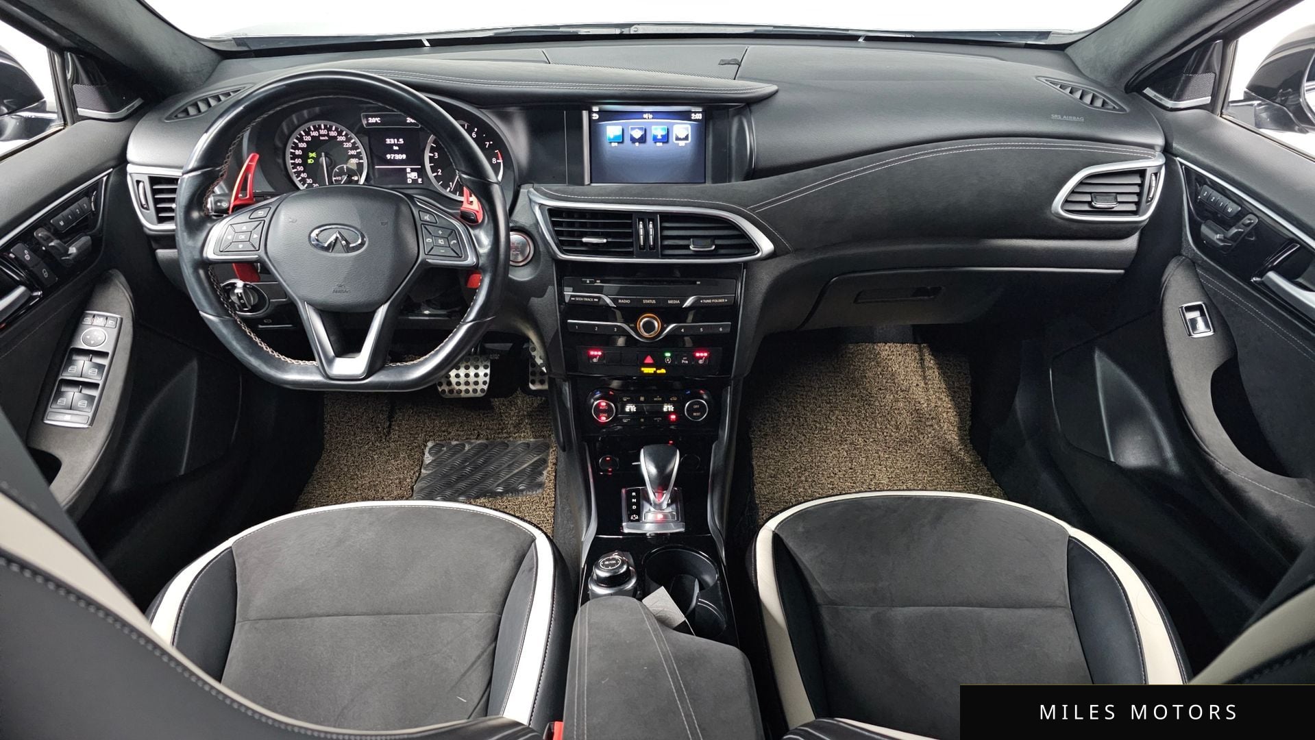 Infiniti Q30 2017 — миниатюра 7