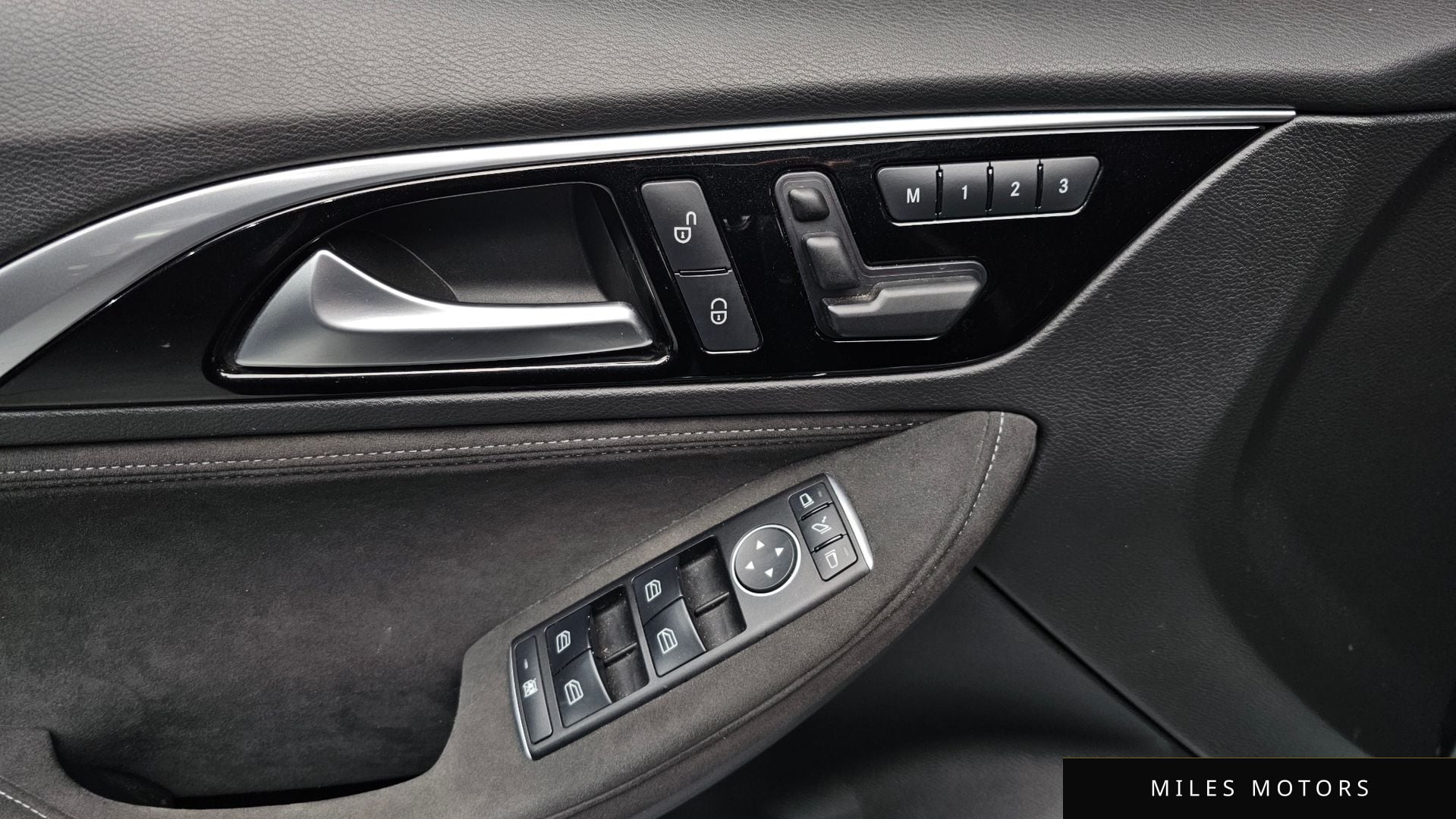 Infiniti Q30 2017 — миниатюра 18