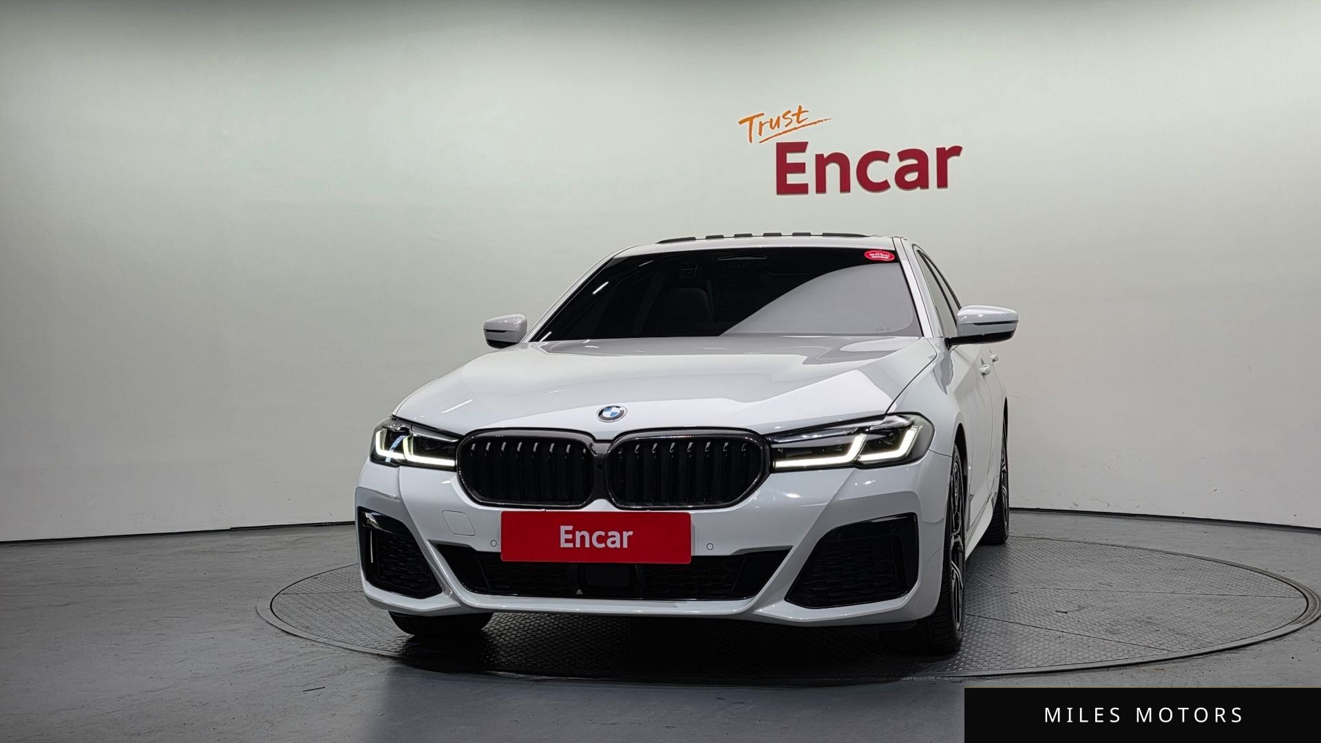BMW 5 Series (G30) 2022 — миниатюра 3