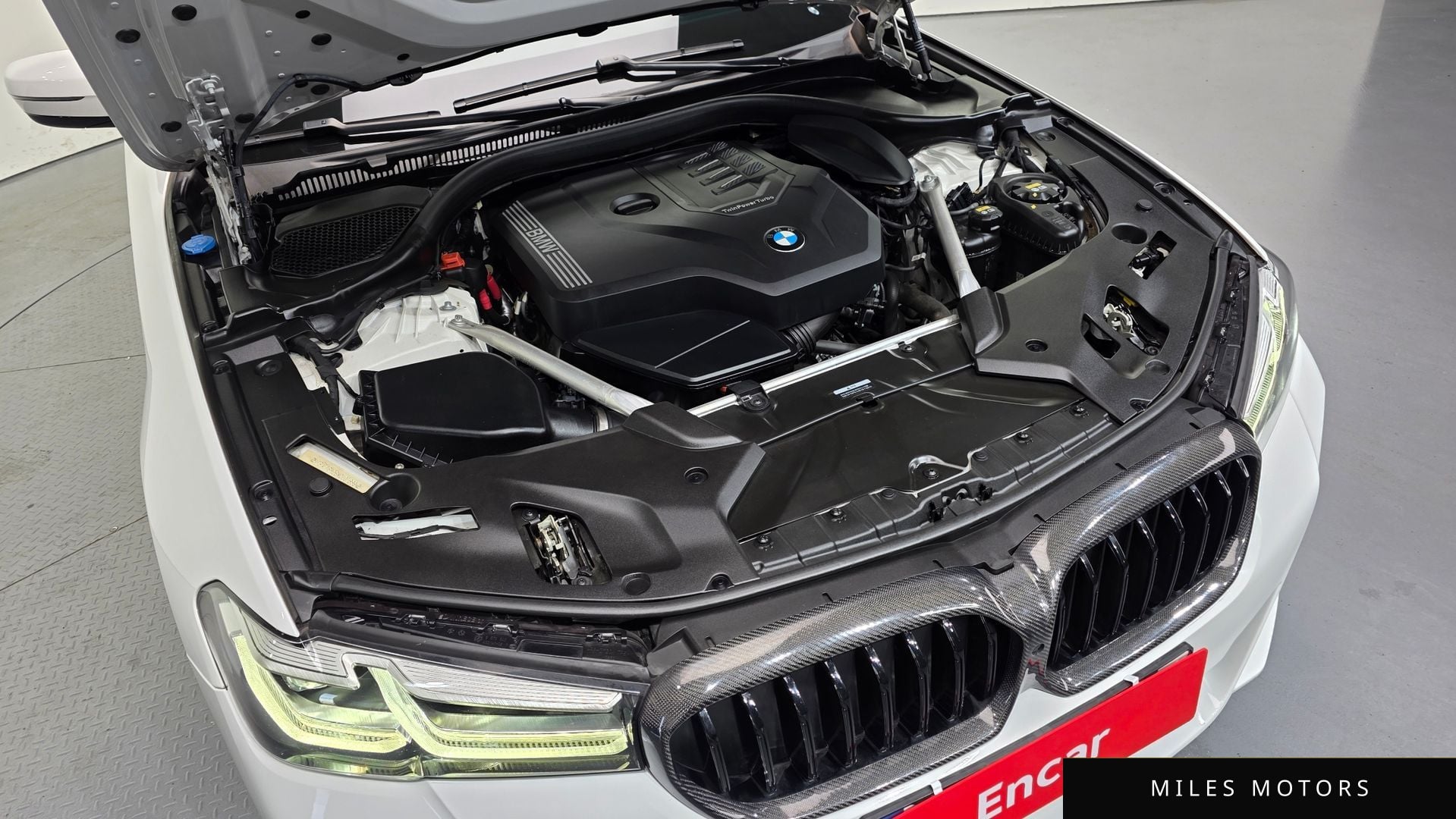 BMW 5 Series (G30) 2022 — миниатюра 6