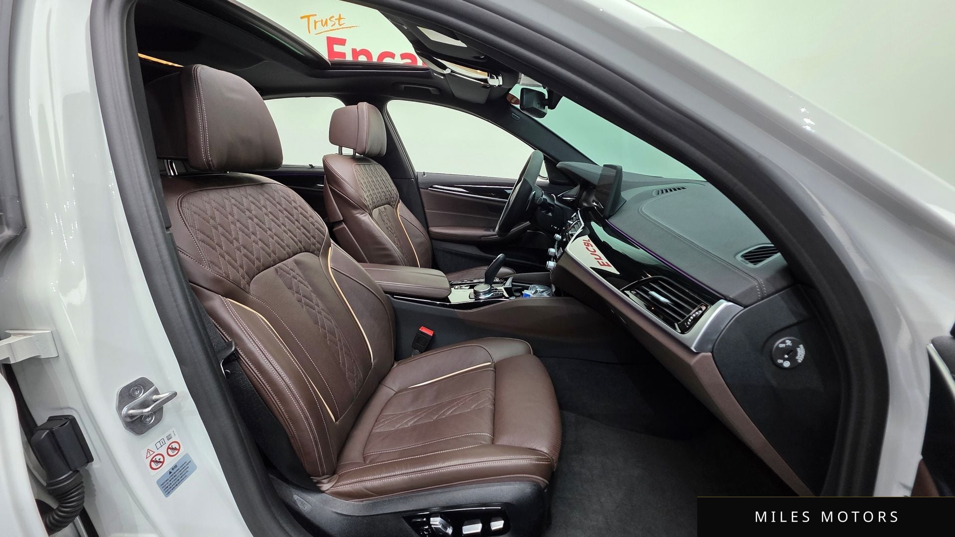 BMW 5 Series (G30) 2022 — миниатюра 10