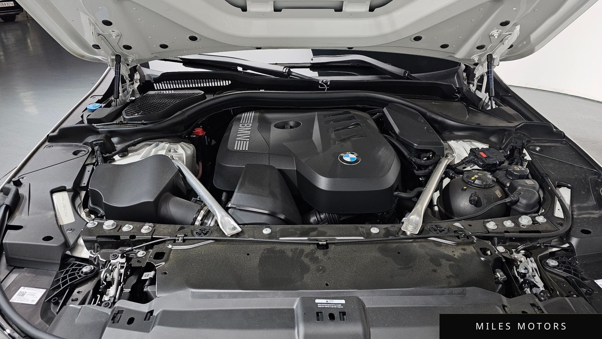 BMW 5 Series (G60) 2024 — миниатюра 6