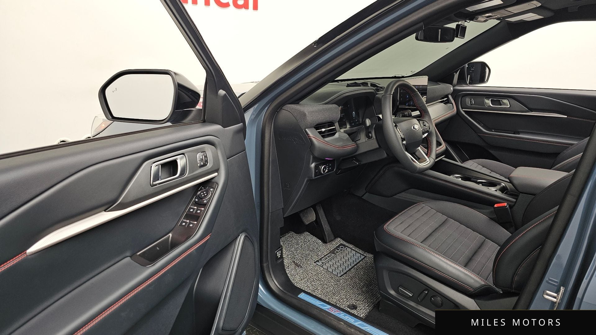 Ford Explorer 2025 — миниатюра 9