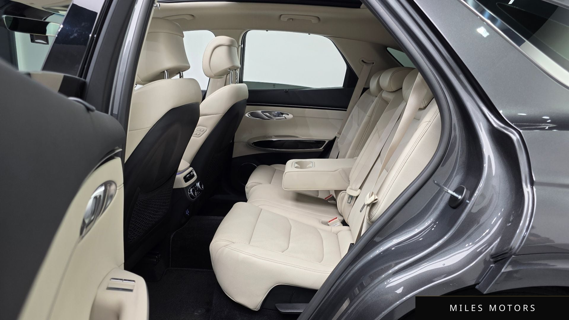 Genesis GV70 2023 — миниатюра 12