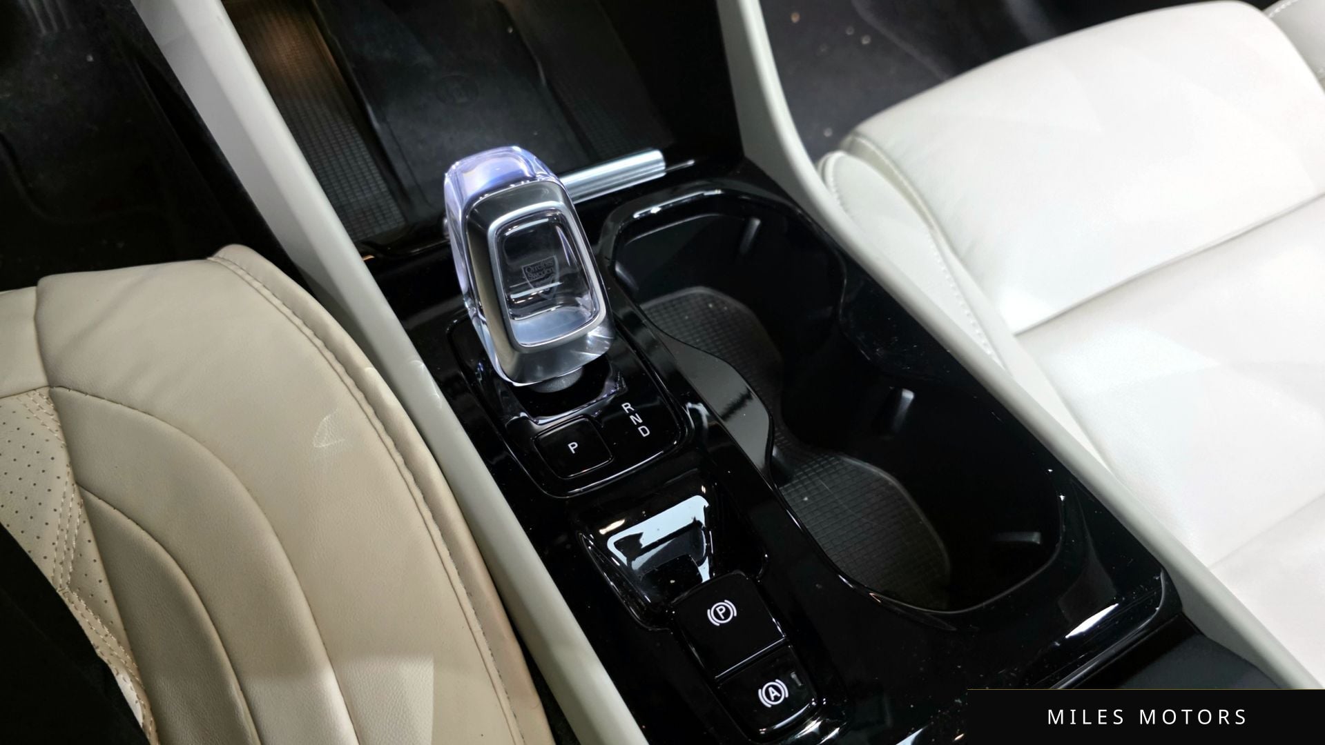 Volvo XC40 2025 — миниатюра 9