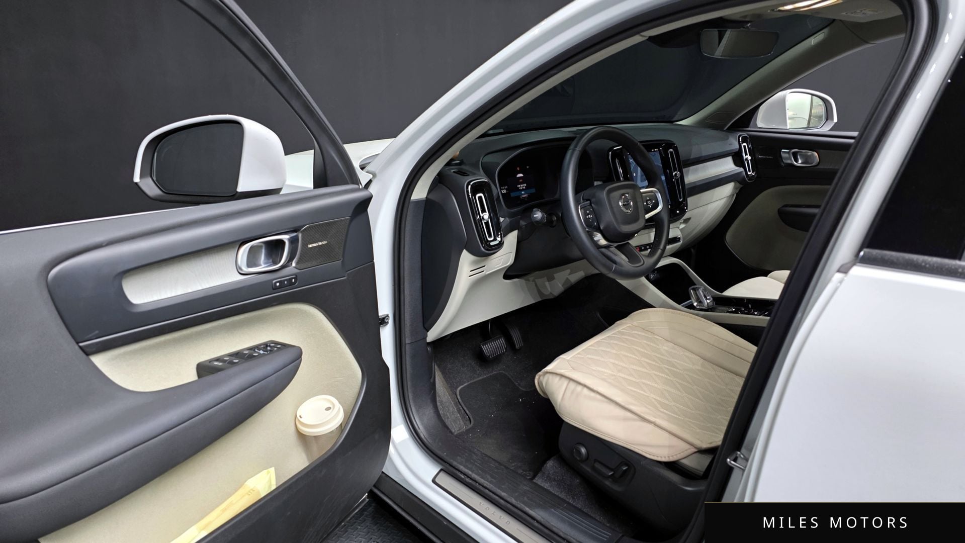 Volvo XC40 2025 — миниатюра 10