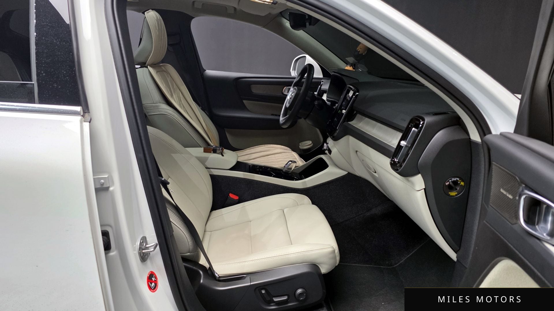 Volvo XC40 2025 — миниатюра 11