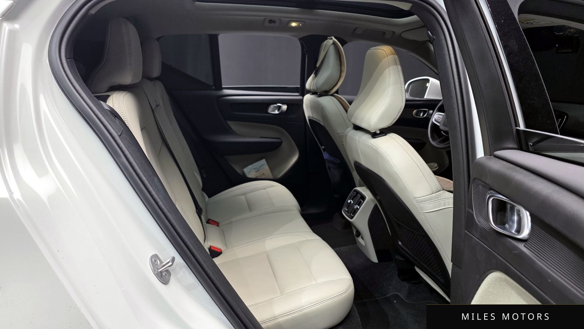 Volvo XC40 2025 — миниатюра 12
