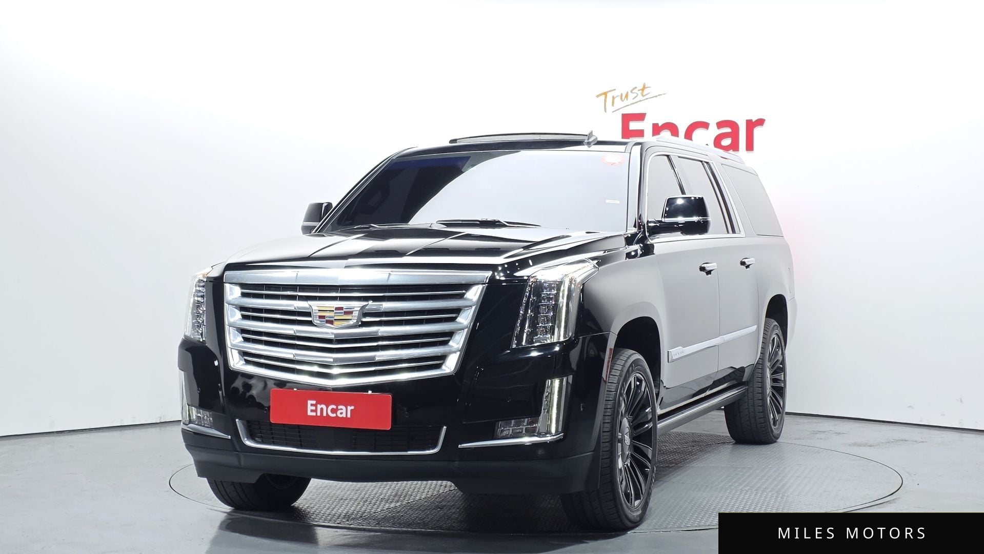 Cadillac Escalade 2017 — фото 1 из 12