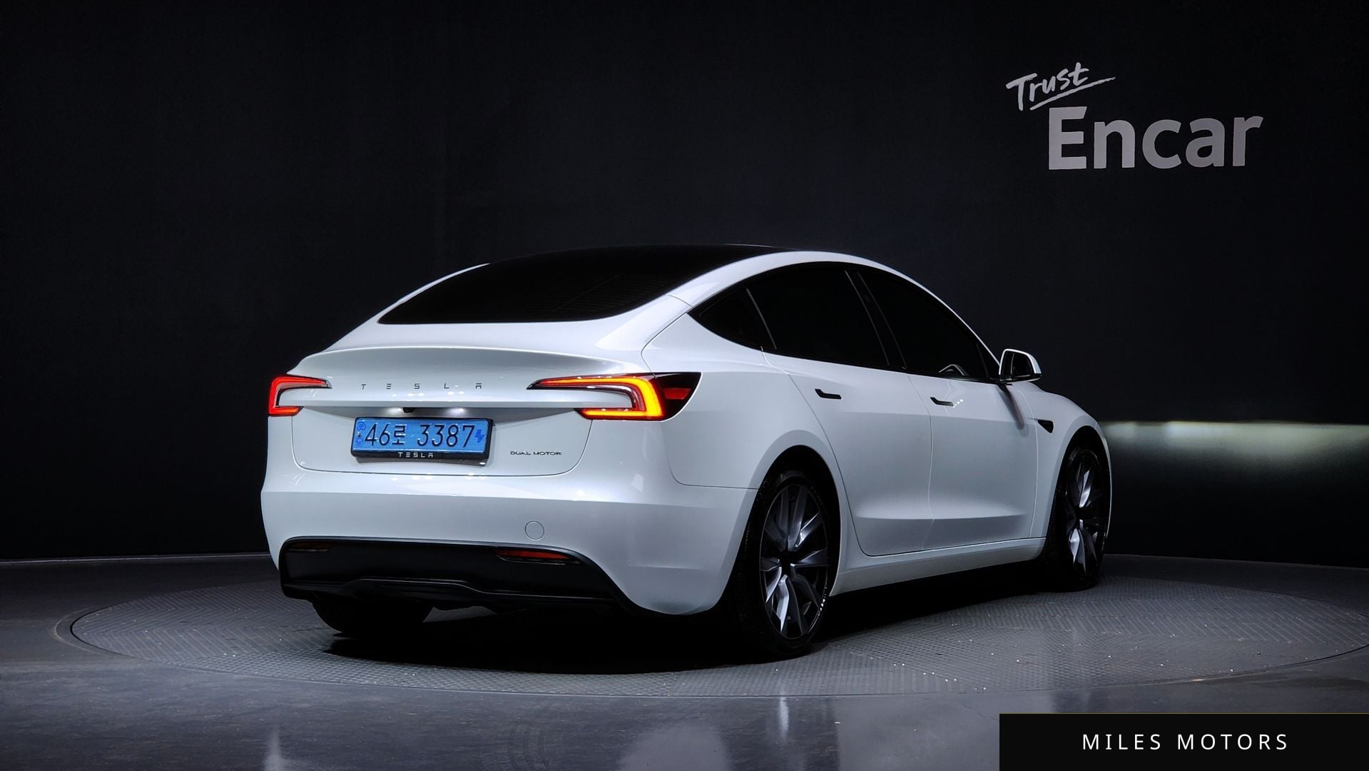 Tesla Model 3 2024 — миниатюра 2