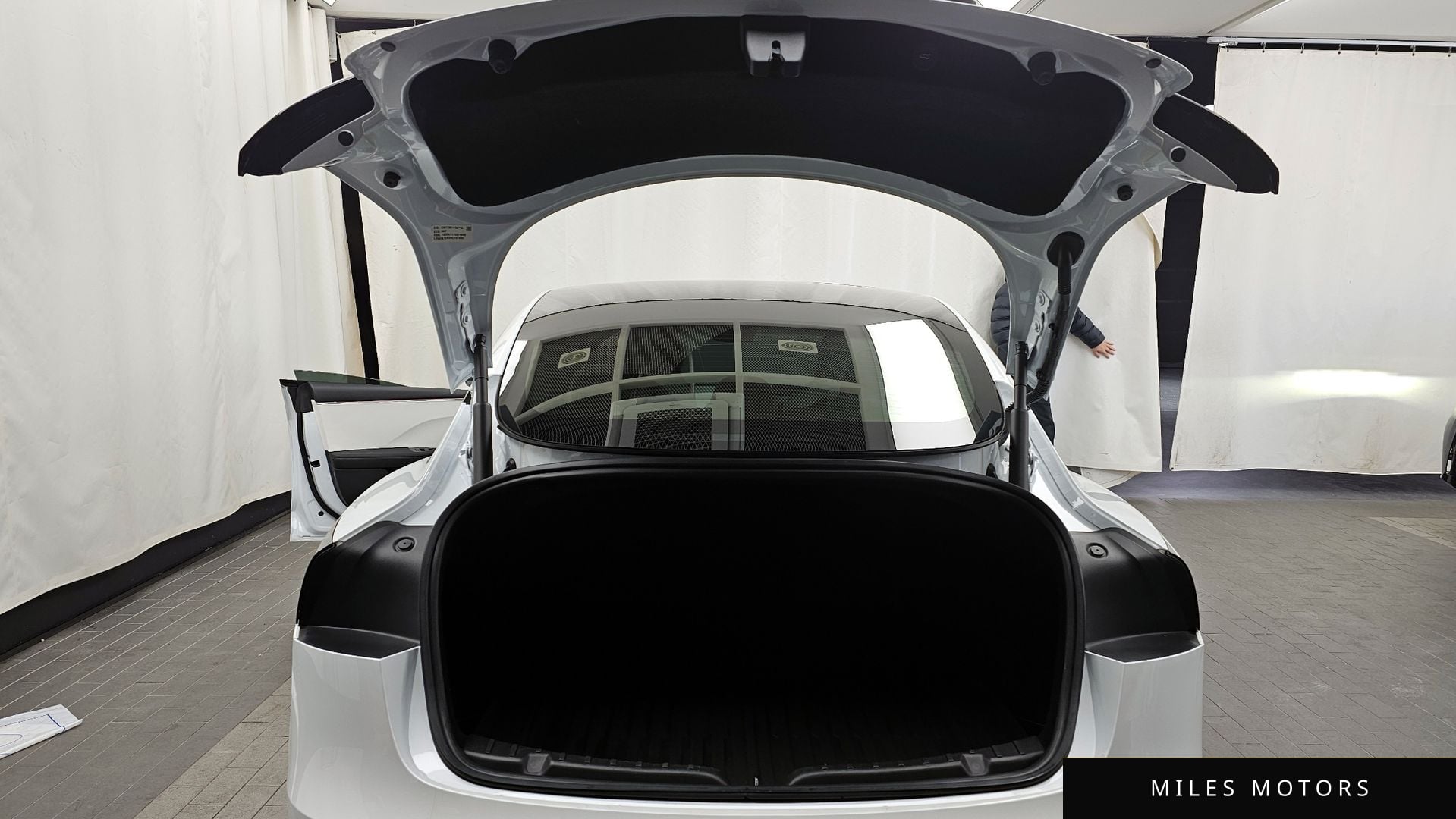 Tesla Model 3 2024 — миниатюра 20