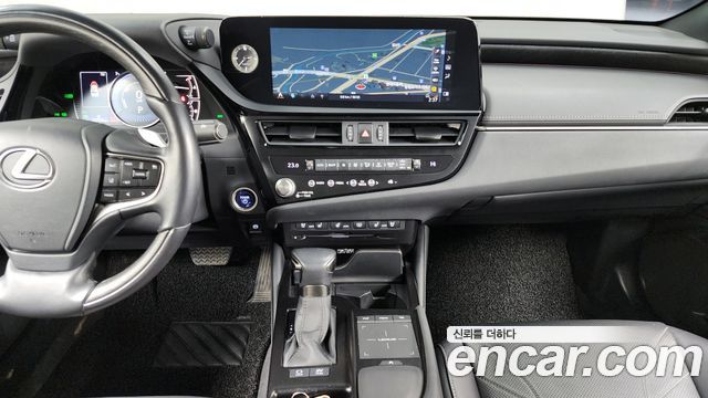 Лексус ES300h 2022 — миниатюра 18