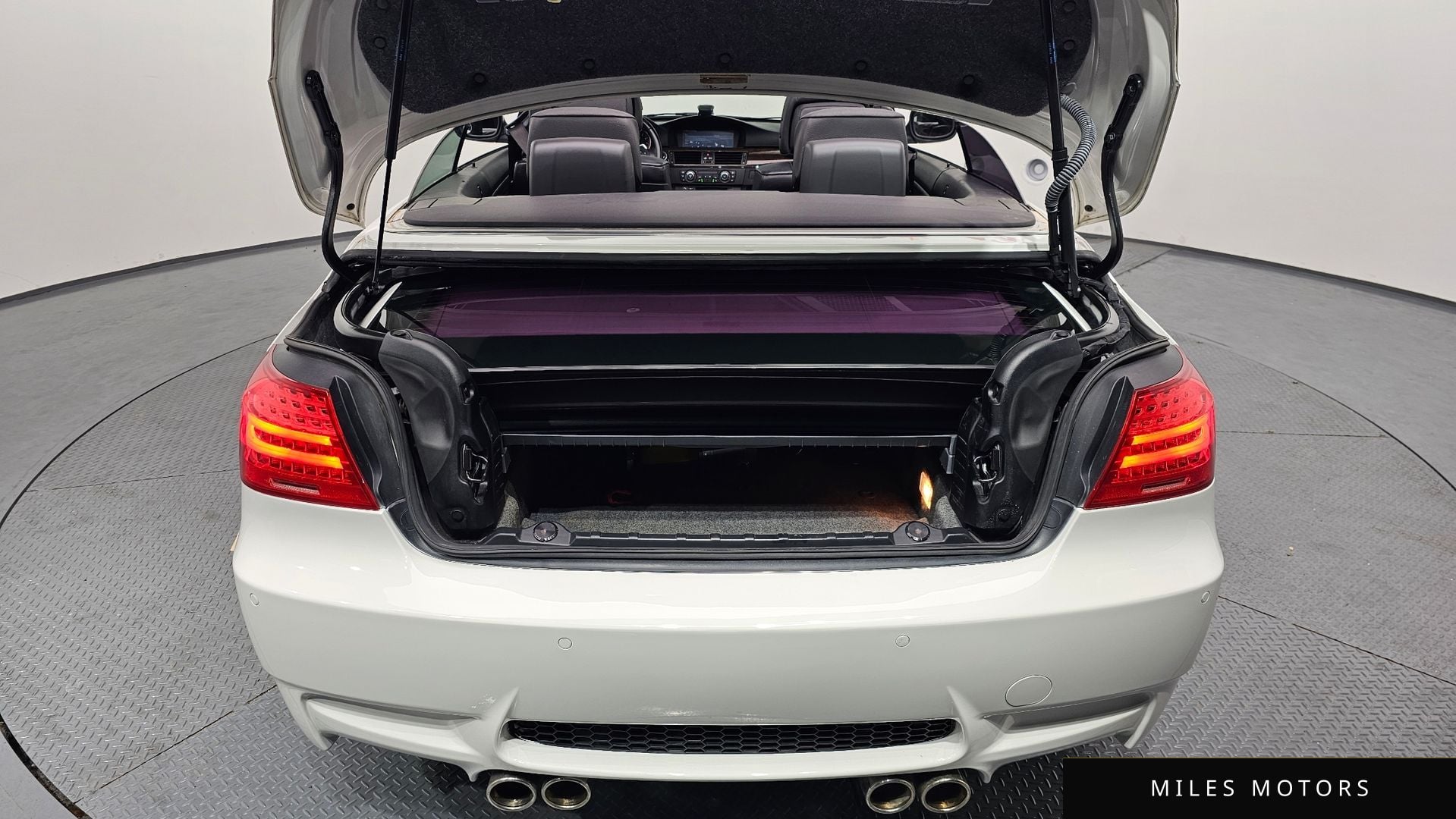 BMW 3시리즈 (E90) 2011 — миниатюра 18