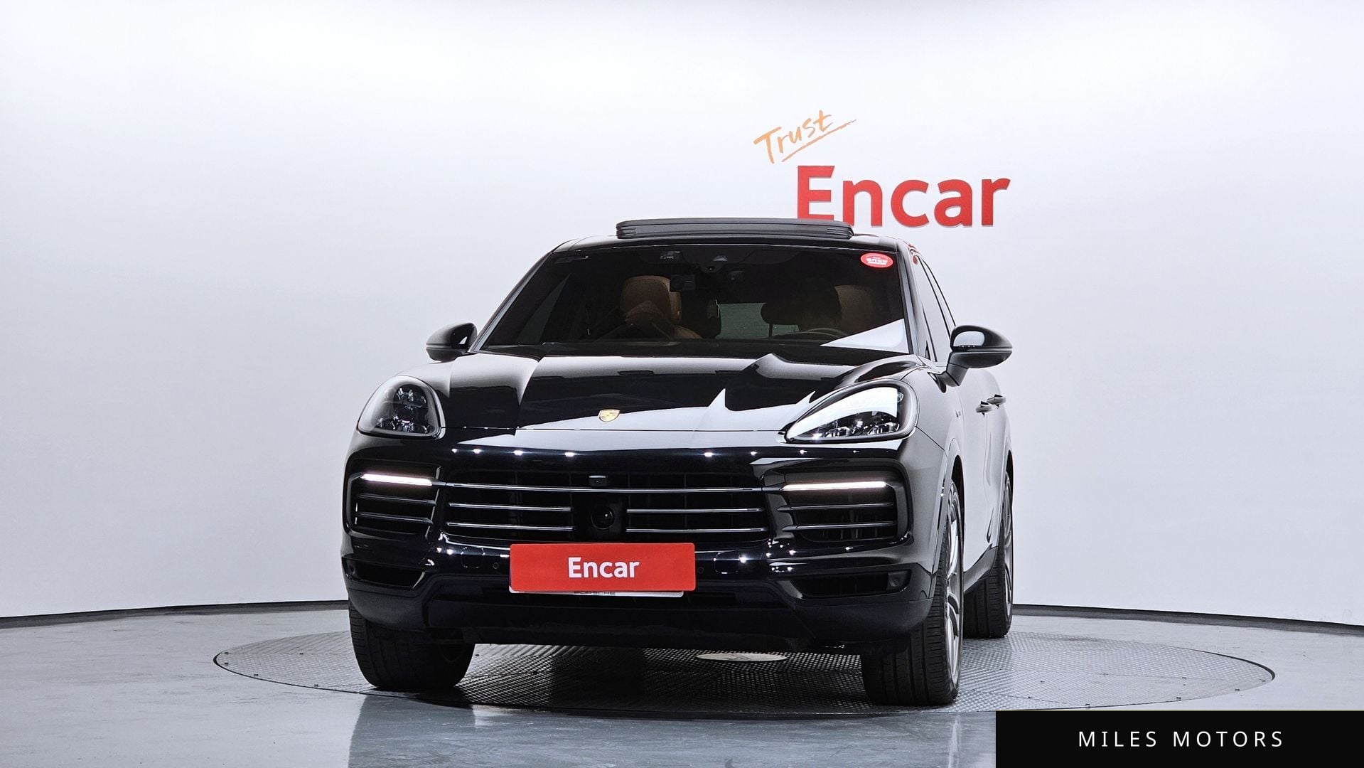 Porsche Cayenne 2023 — миниатюра 3