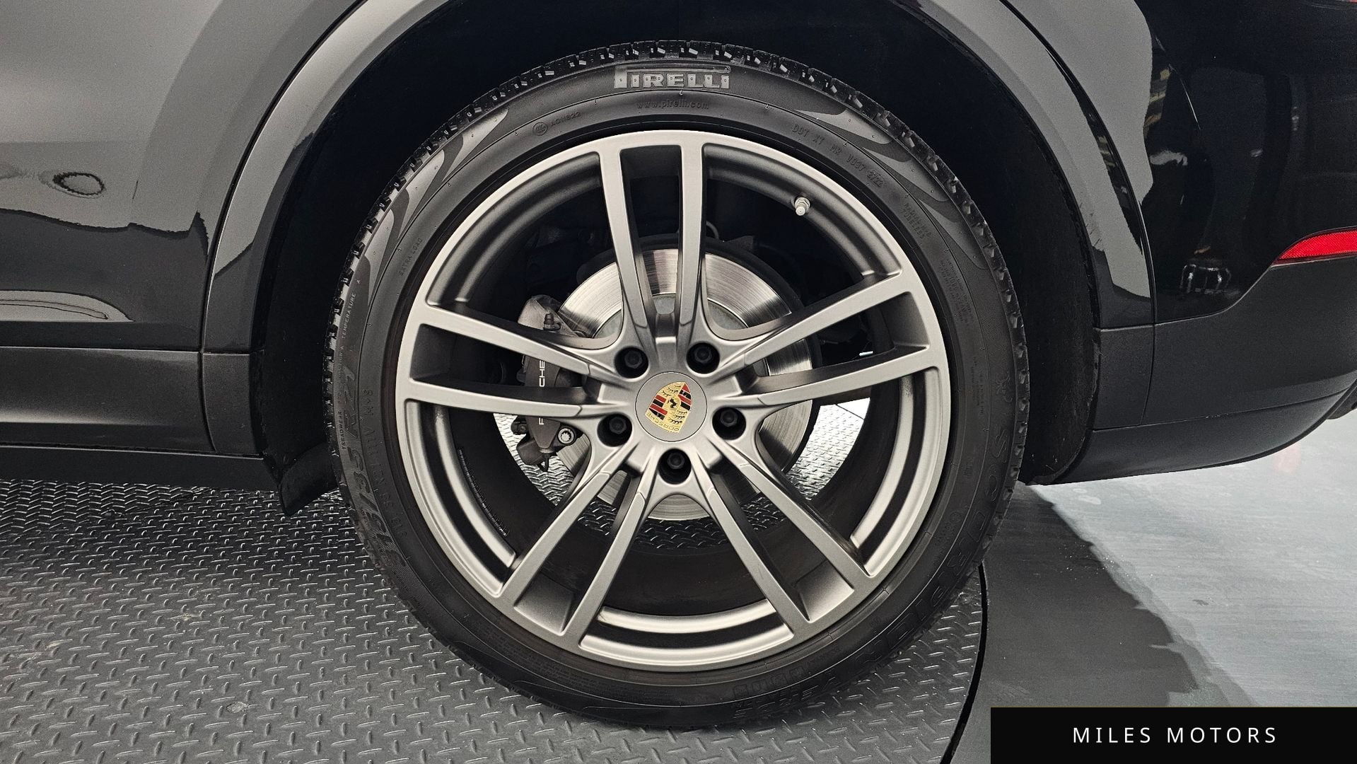 Porsche Cayenne 2023 — миниатюра 5