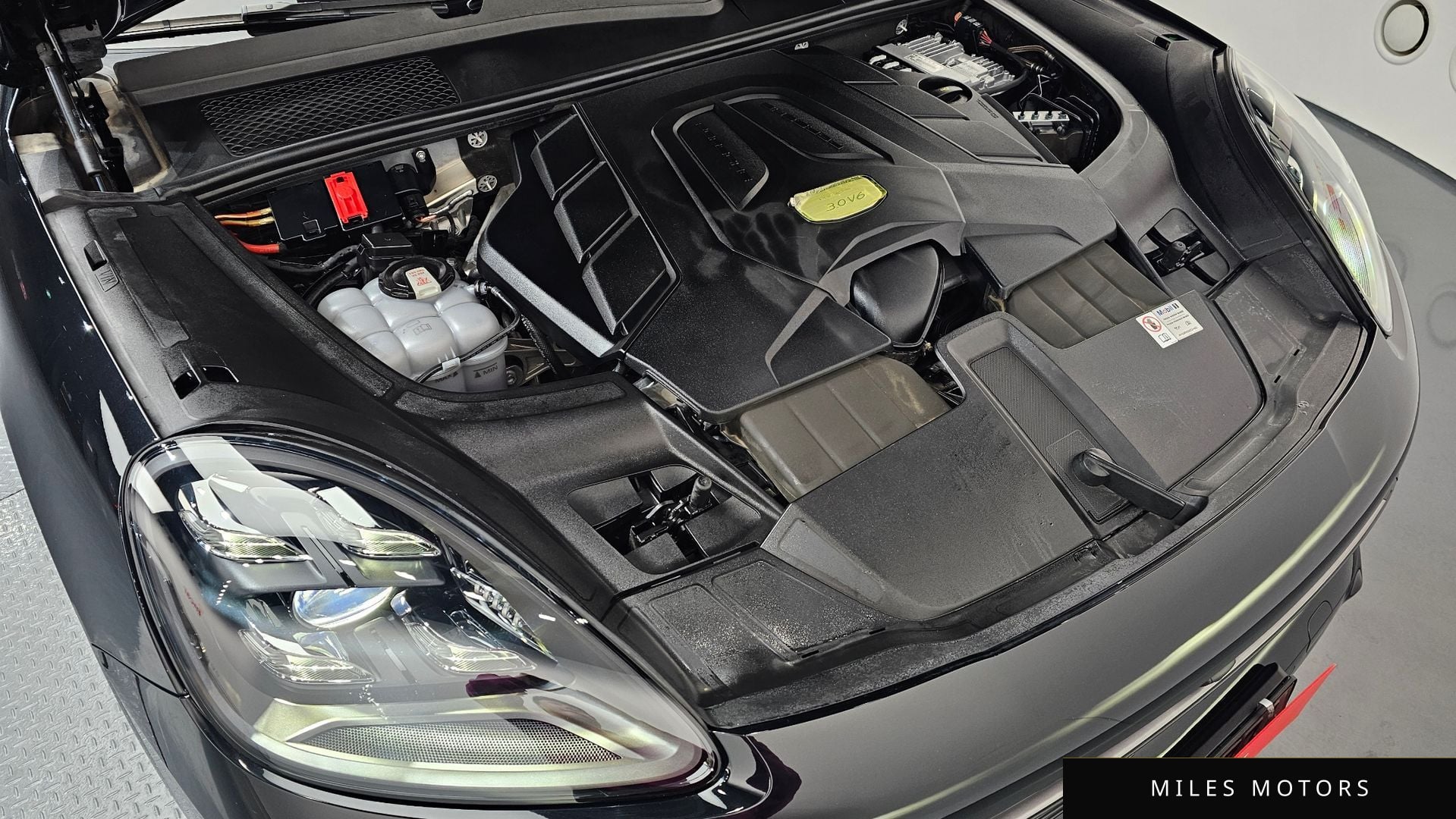 Porsche Cayenne 2023 — миниатюра 6