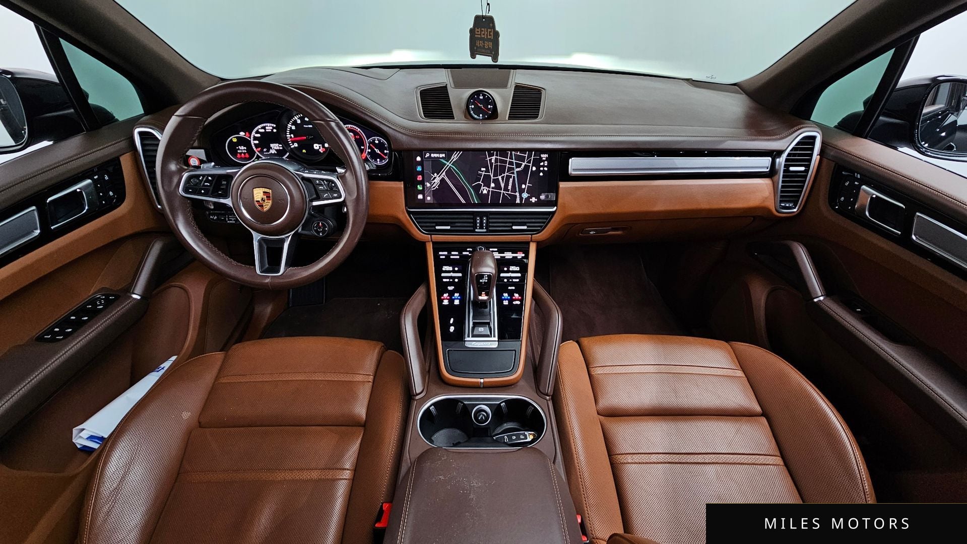 Porsche Cayenne 2023 — миниатюра 7