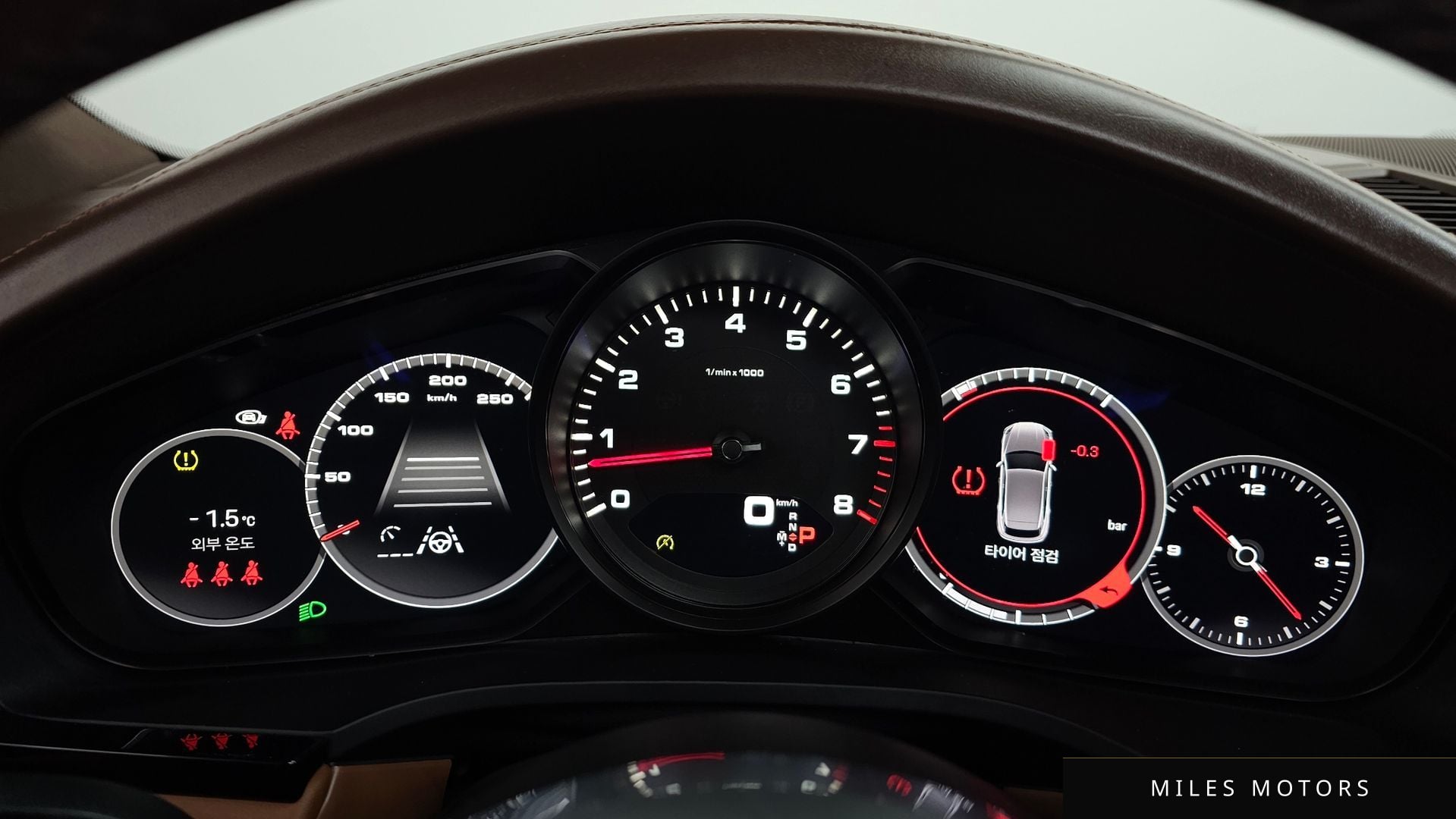 Porsche Cayenne 2023 — миниатюра 8