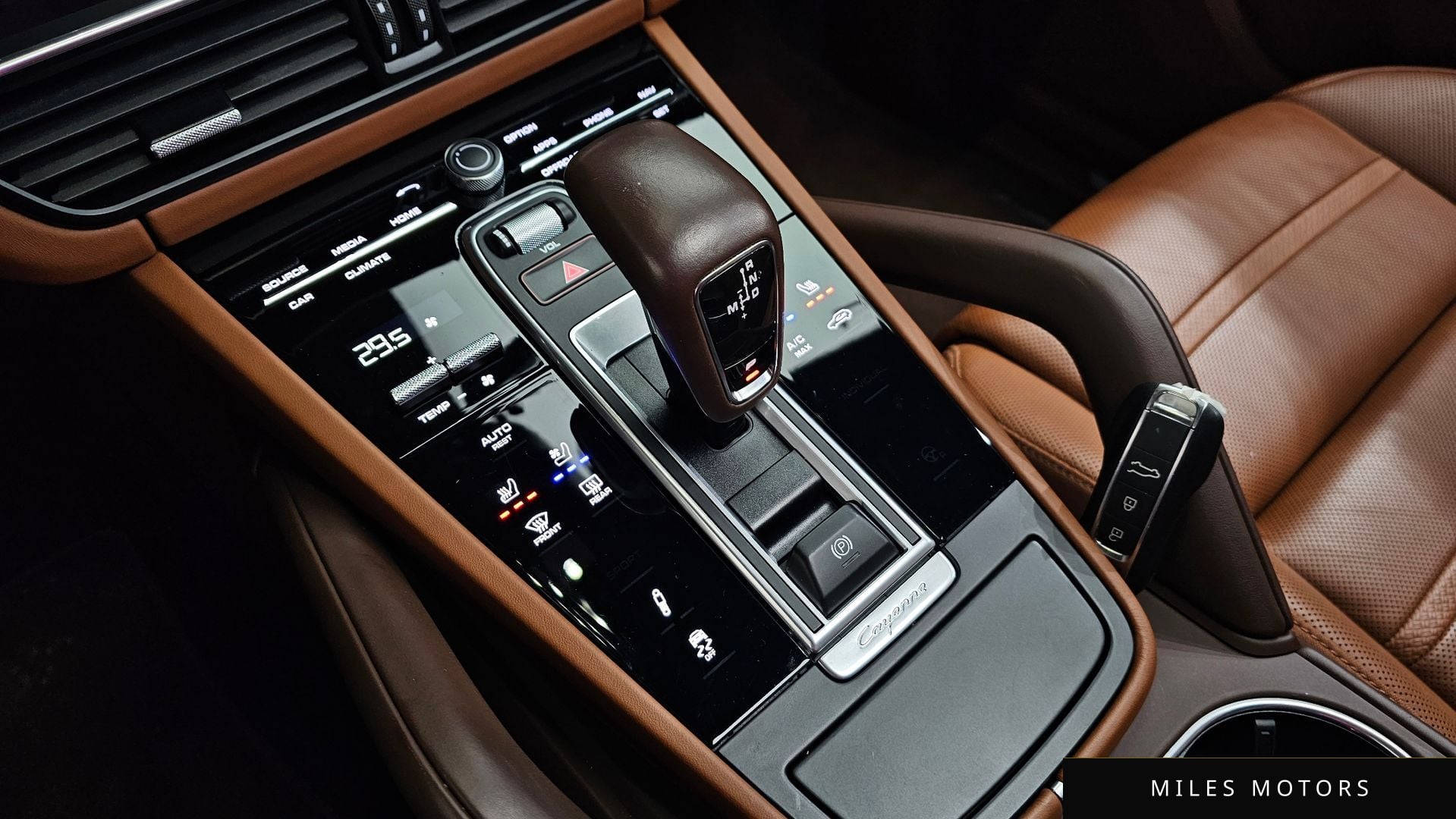 Porsche Cayenne 2023 — миниатюра 9