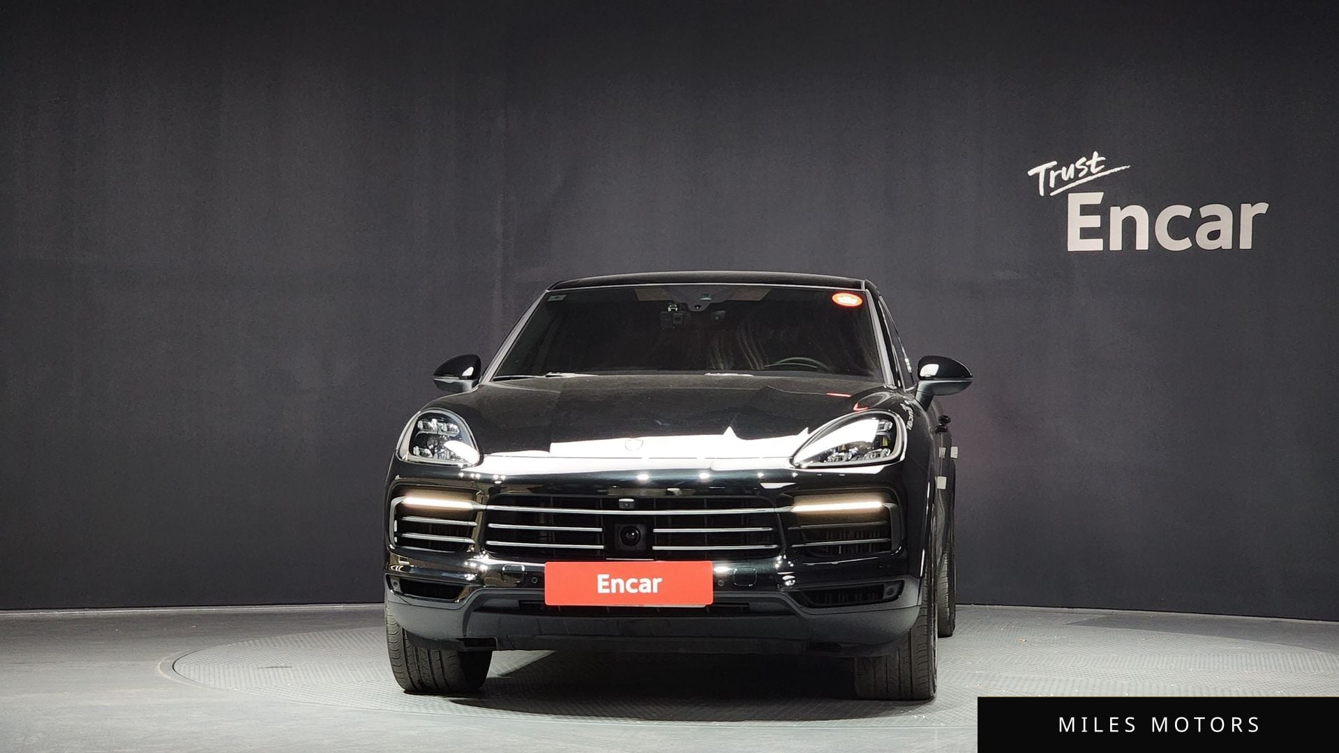 Porsche Cayenne 2023 — миниатюра 3
