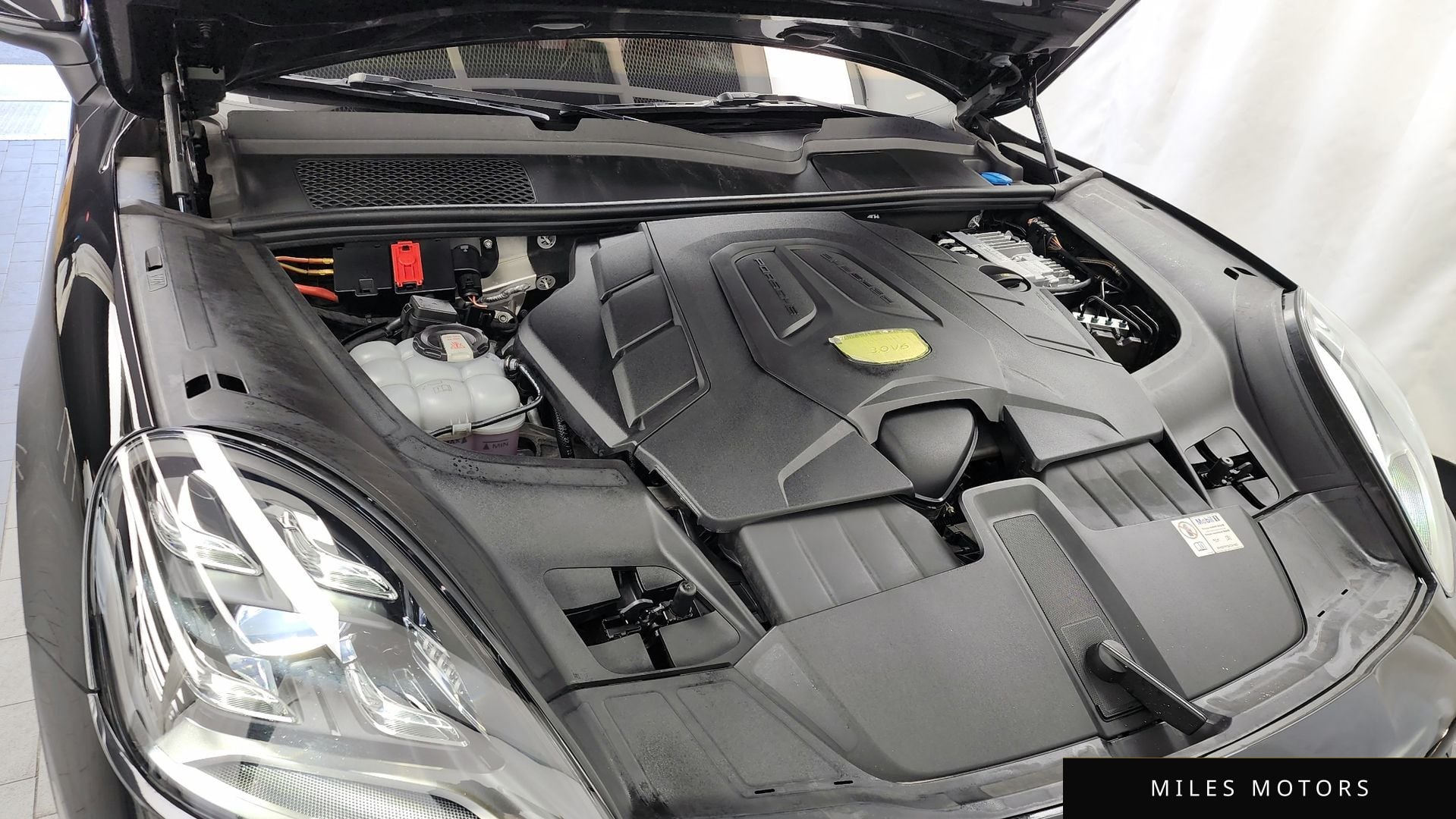 Porsche Cayenne 2023 — миниатюра 6