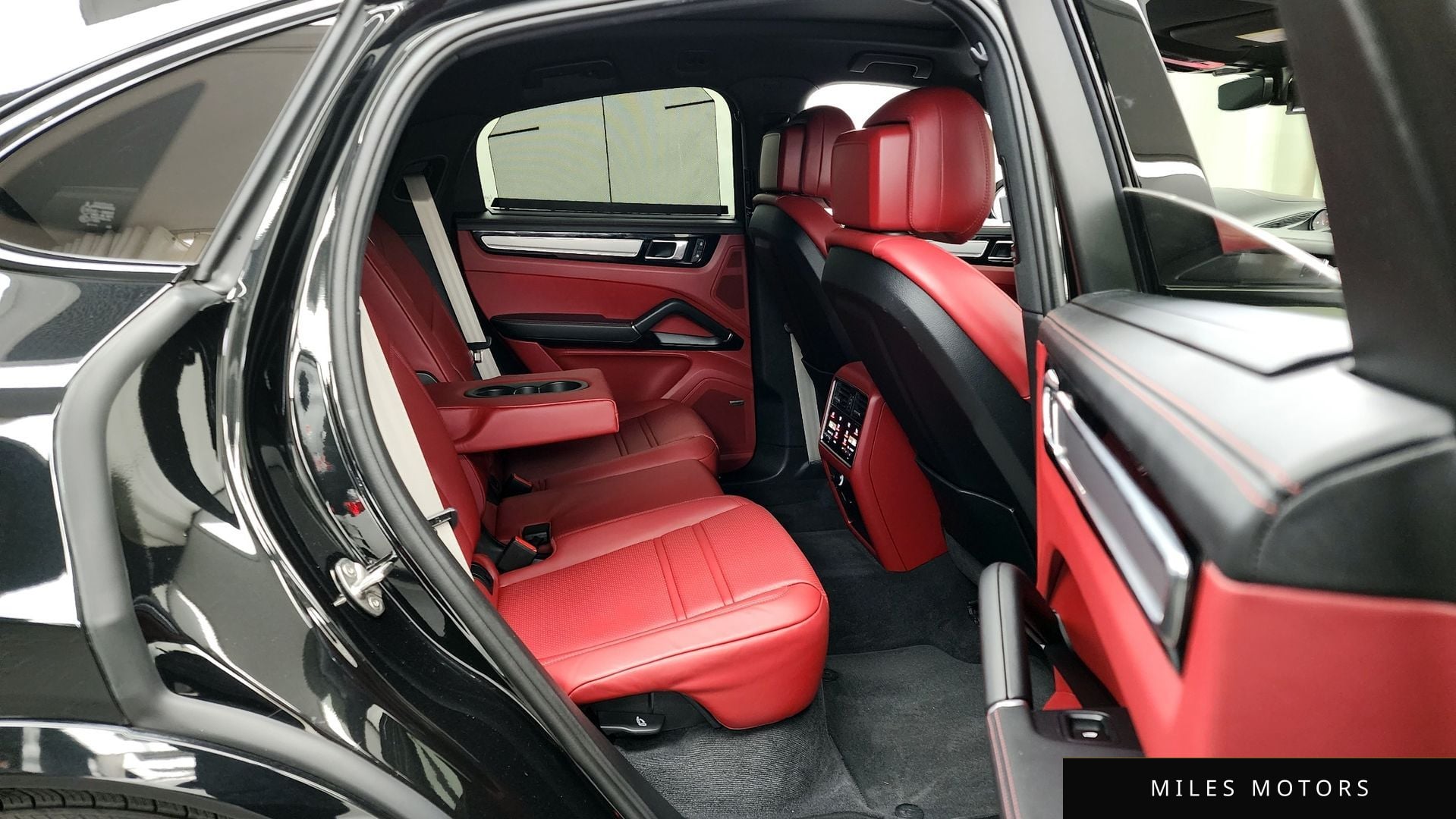 Porsche Cayenne 2023 — миниатюра 12