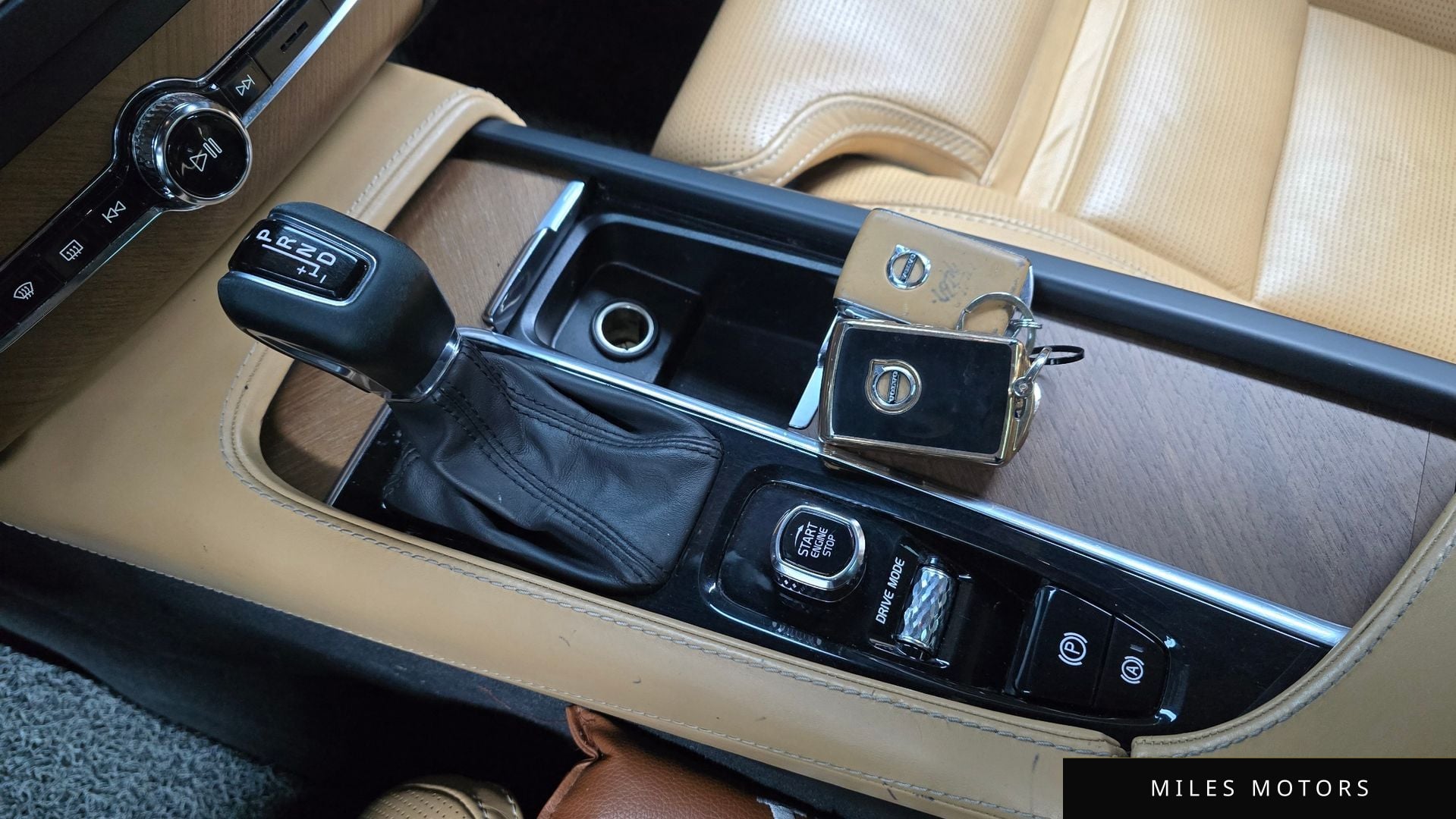 Volvo XC90 2019 — миниатюра 9