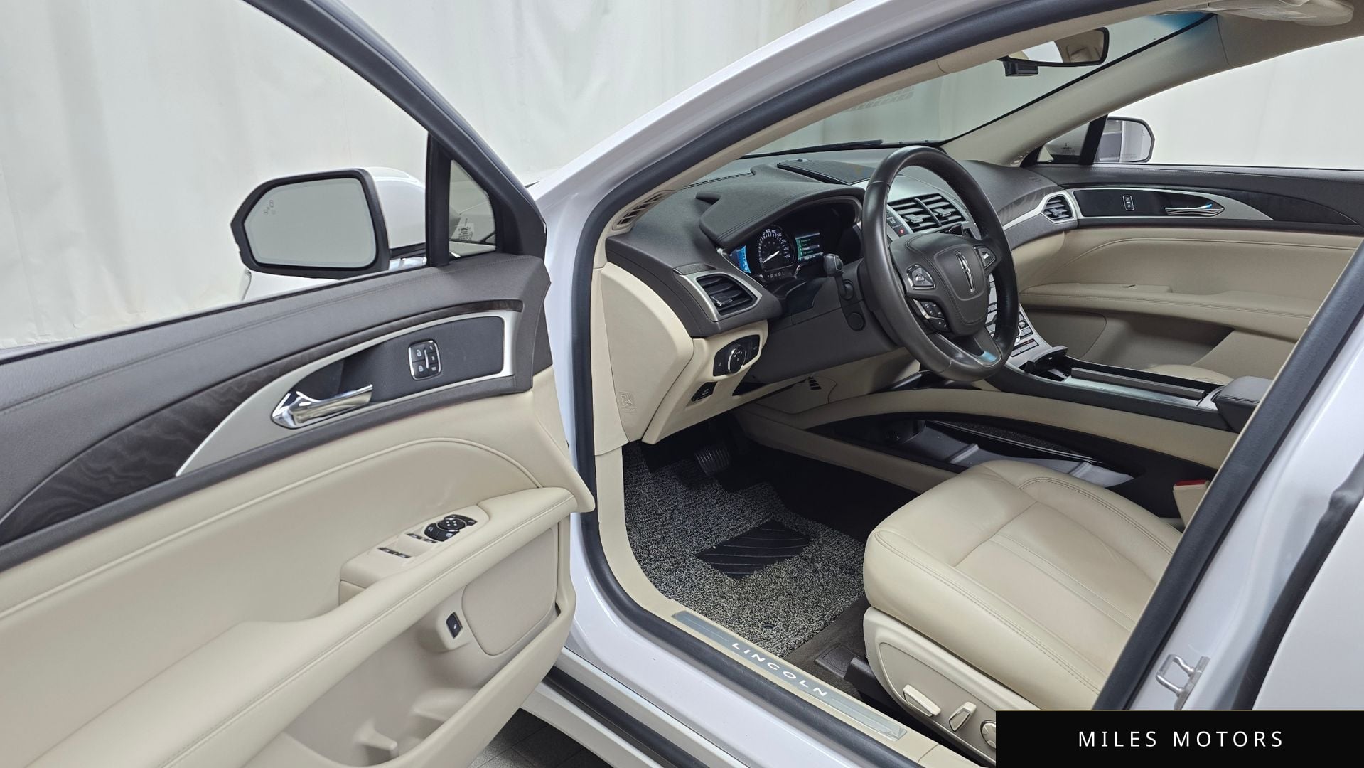 Lincoln MKZ 2019 — миниатюра 10