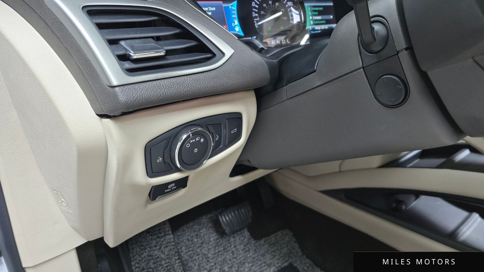 Lincoln MKZ 2019 — миниатюра 18