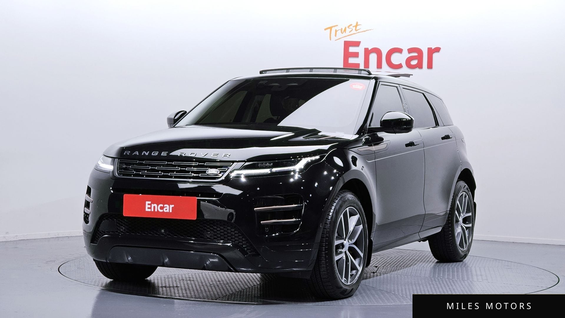 Land Rover Range Rover Evoque 2025 — фото 1 из 12