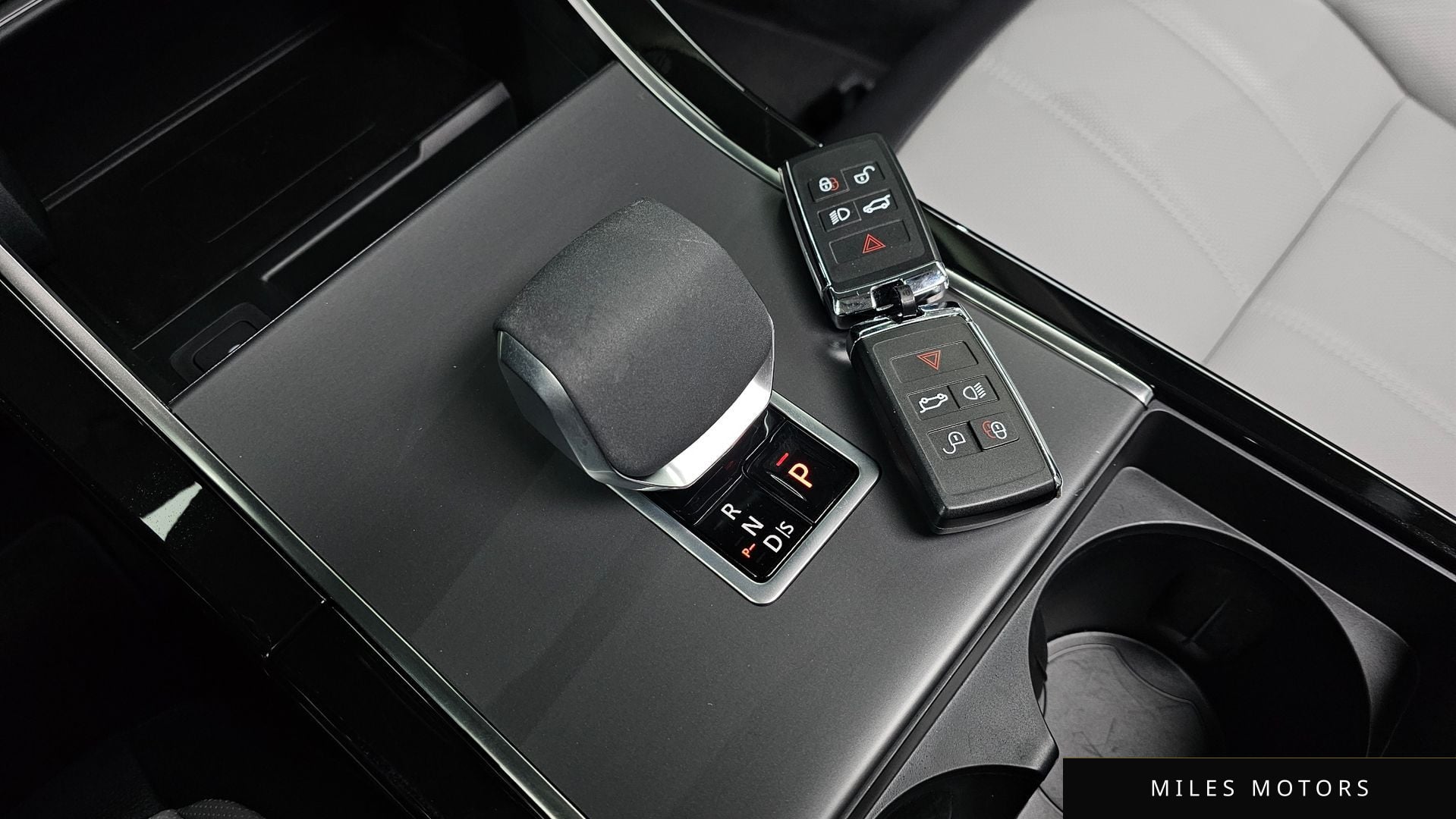 Land Rover Range Rover Evoque 2025 — миниатюра 9