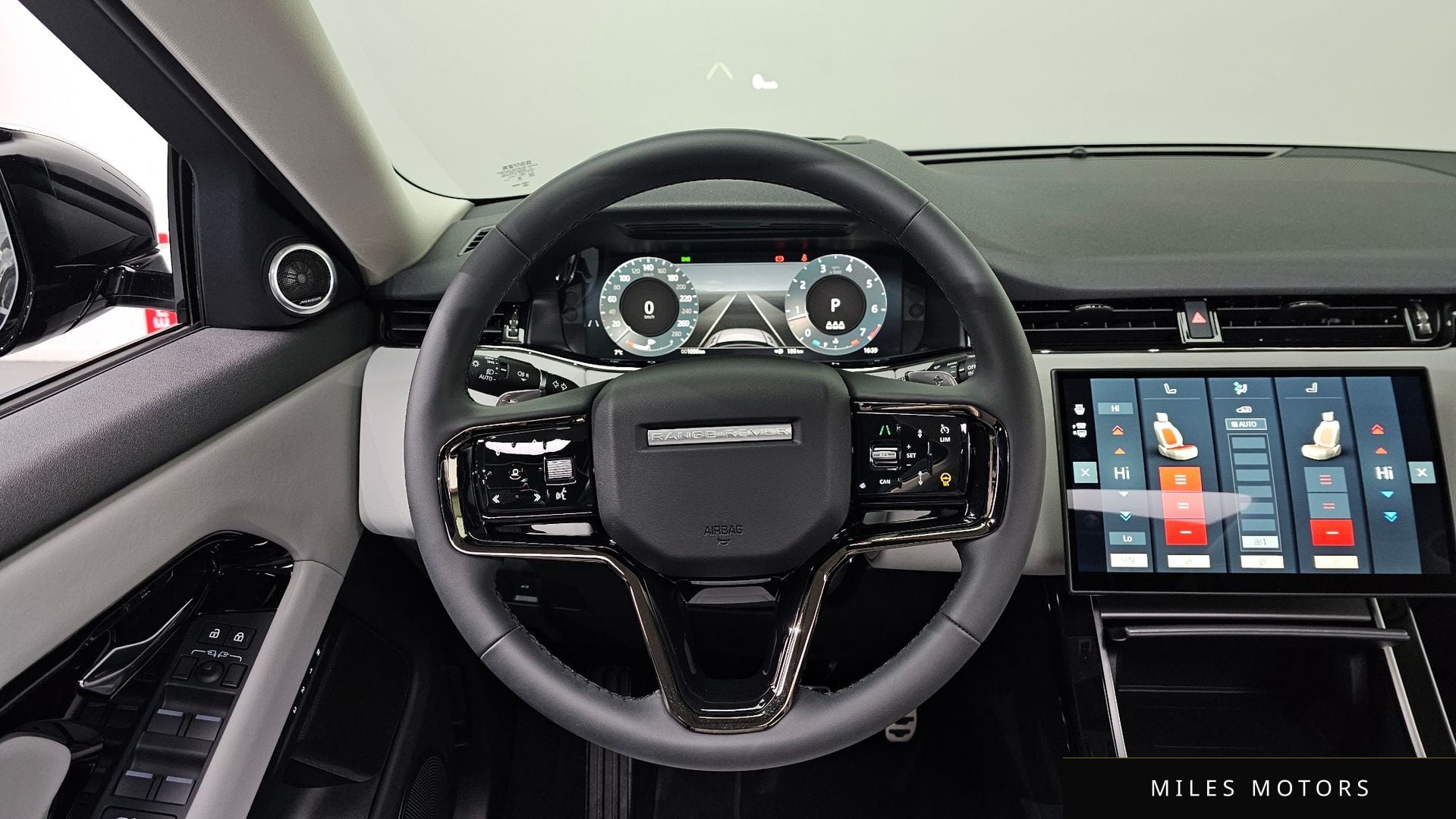 Land Rover Range Rover Evoque 2025 — миниатюра 12