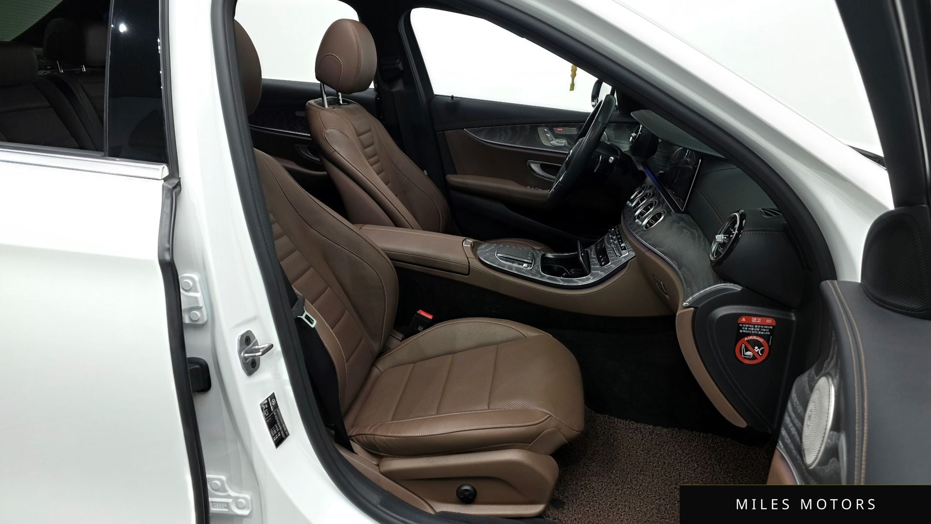 Mercedes-Benz E-Class W213 2023 — миниатюра 11